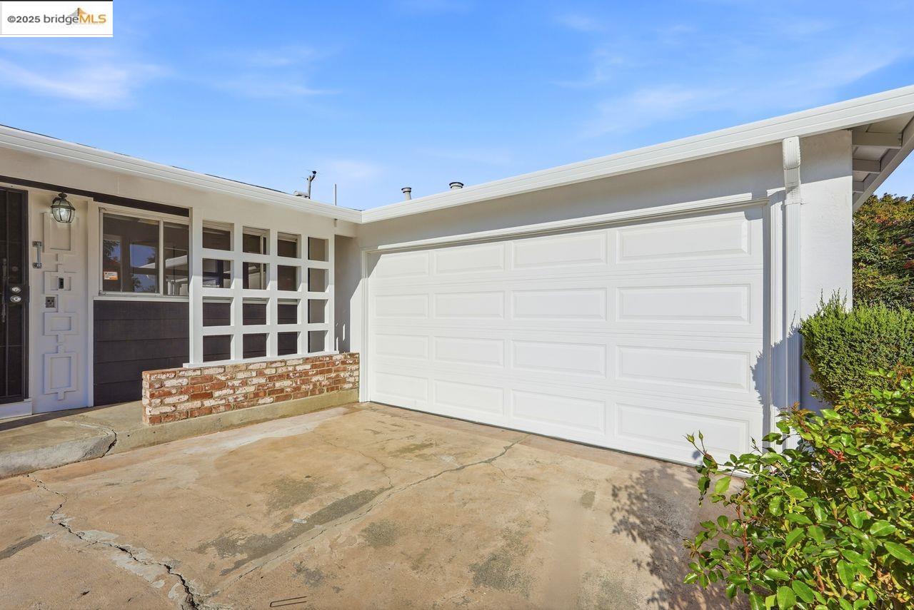 620 Chevy Chase Way Hayward, CA 94544 - Photo 34 of 38 a view of a backyard