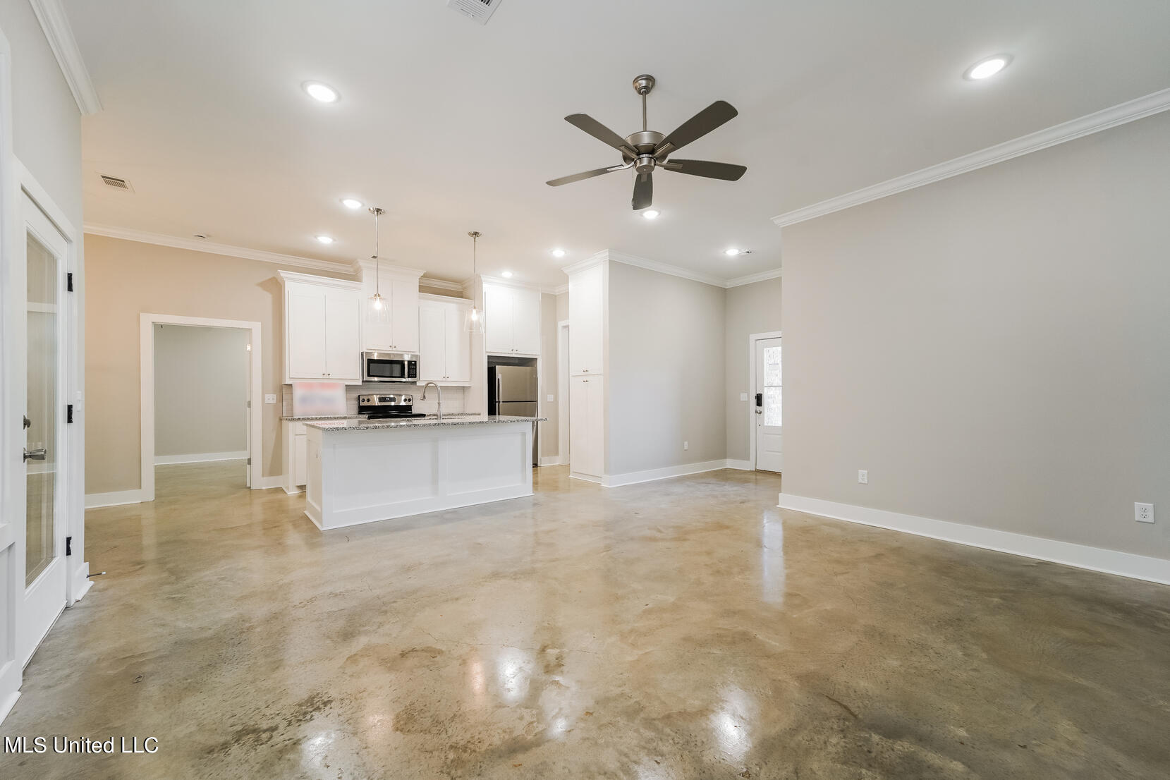 154 Shelby Mae Circle Brandon, MS 39042 - Photo 2 of 14 living-room-13117365