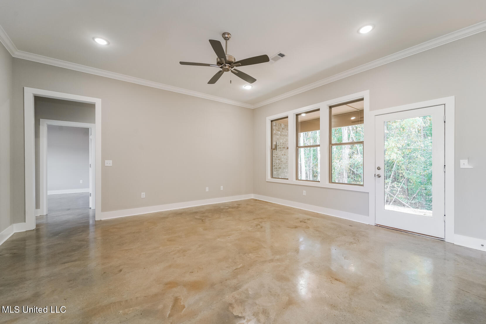154 Shelby Mae Circle Brandon, MS 39042 - Photo 3 of 14 living-room-13117366