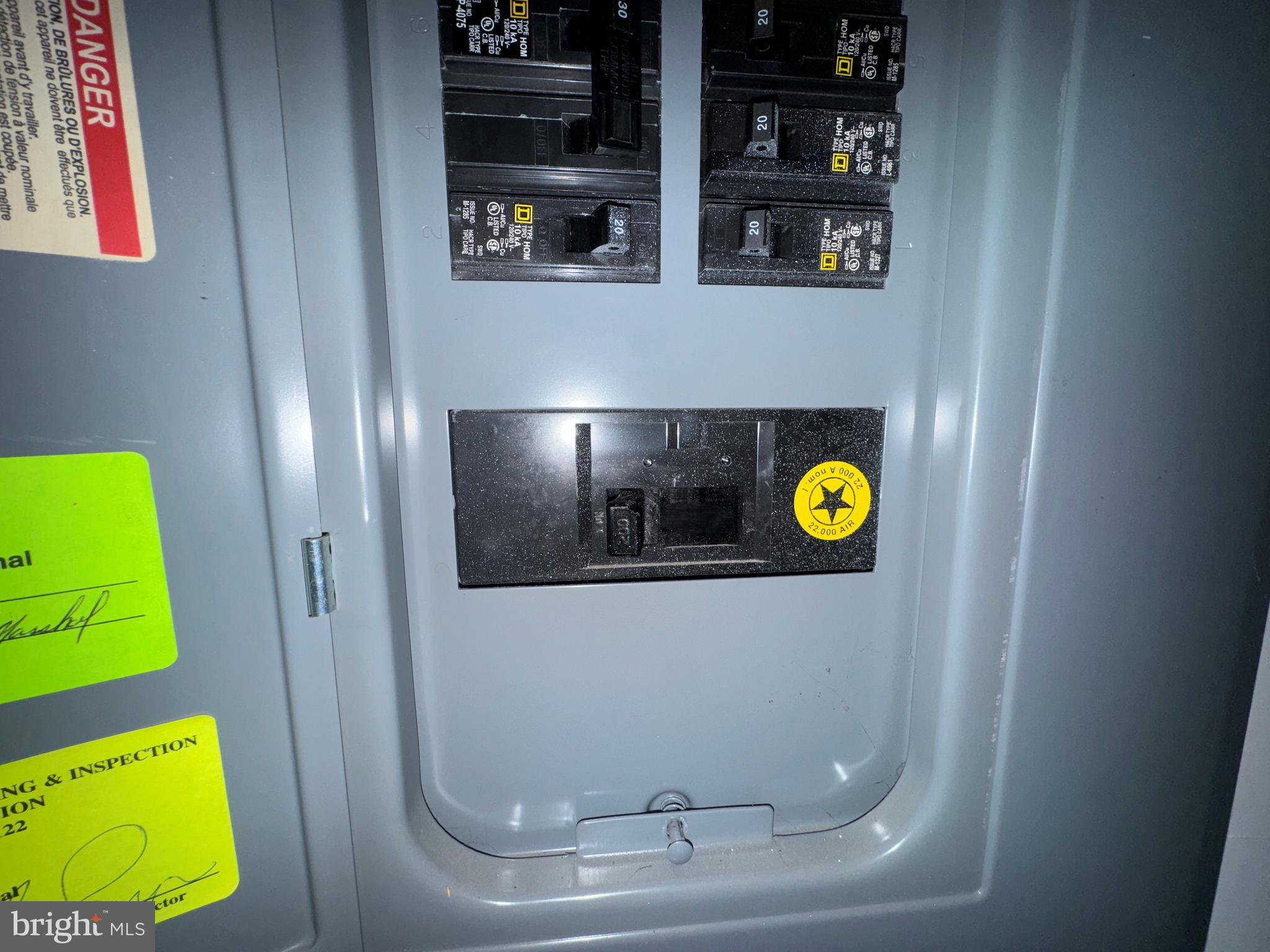 720 Naples Drive Hagerstown, MD 21740 - Photo 19 of 19 a bathroom with a sink and mirror