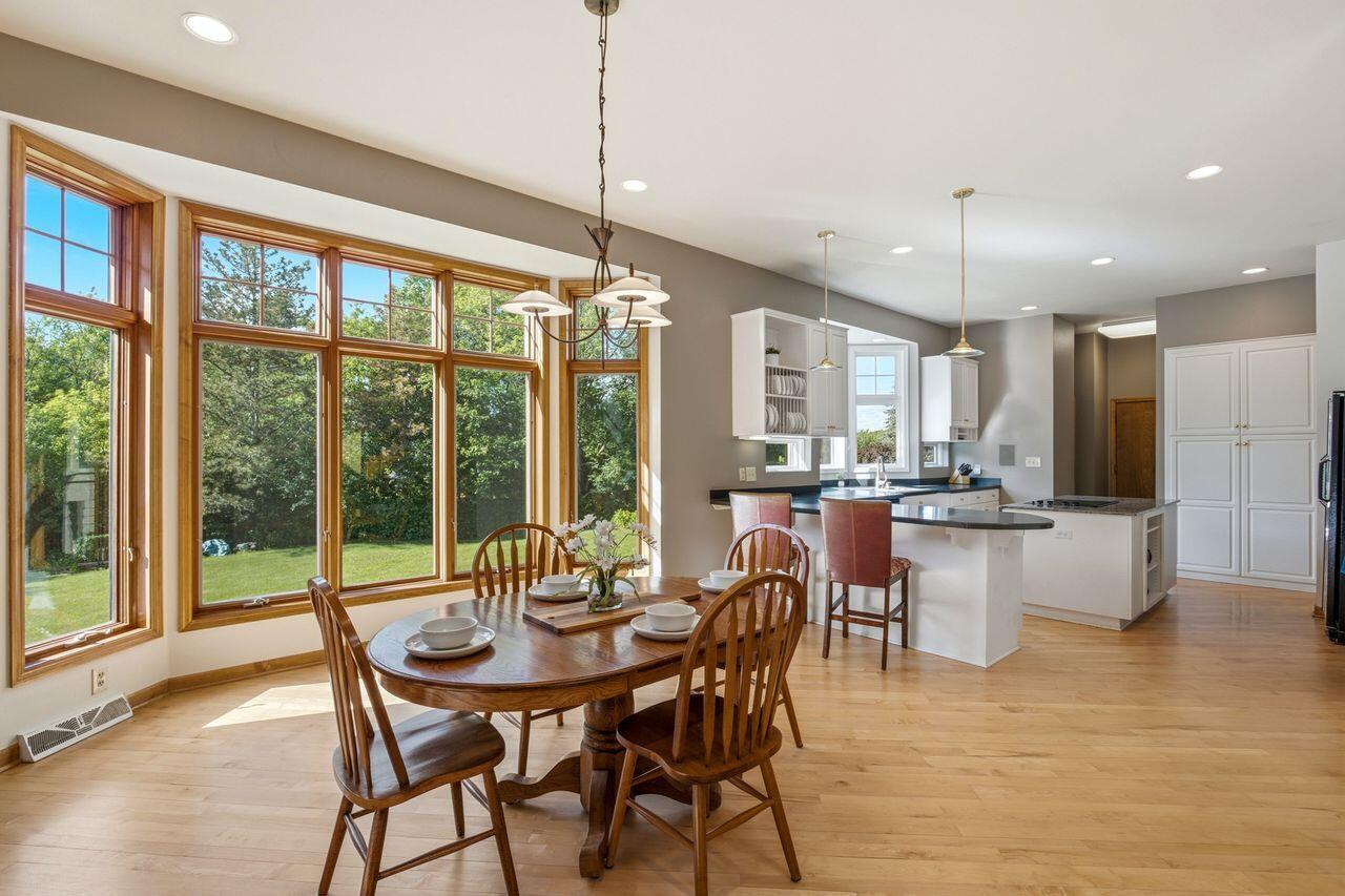 W291S5279 Ridgefield Road Genesee, WI 53189 - Photo 15 of 41 Dining Room