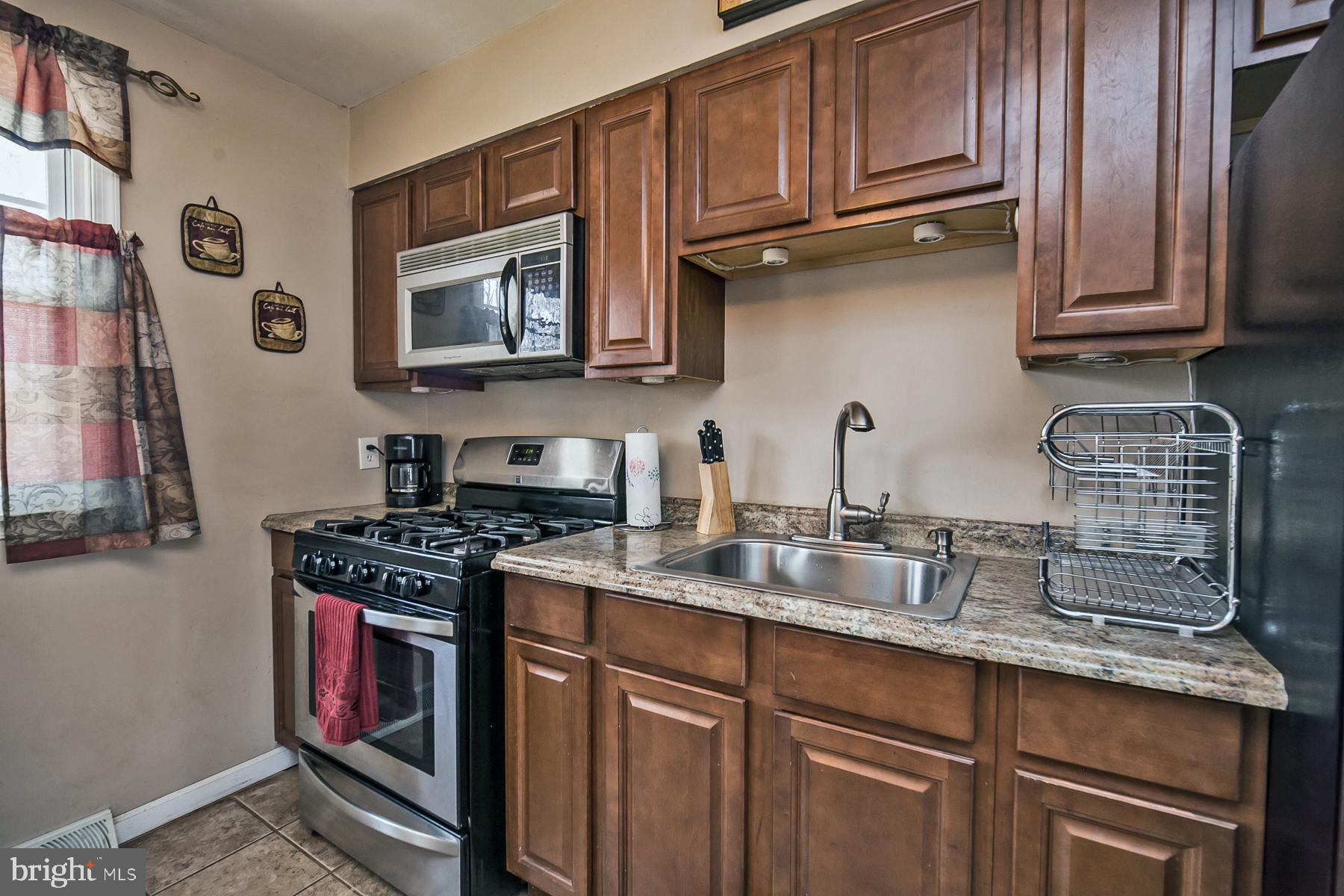 4504 Robin Road Newfield, NJ 08344 - Photo 9 of 32