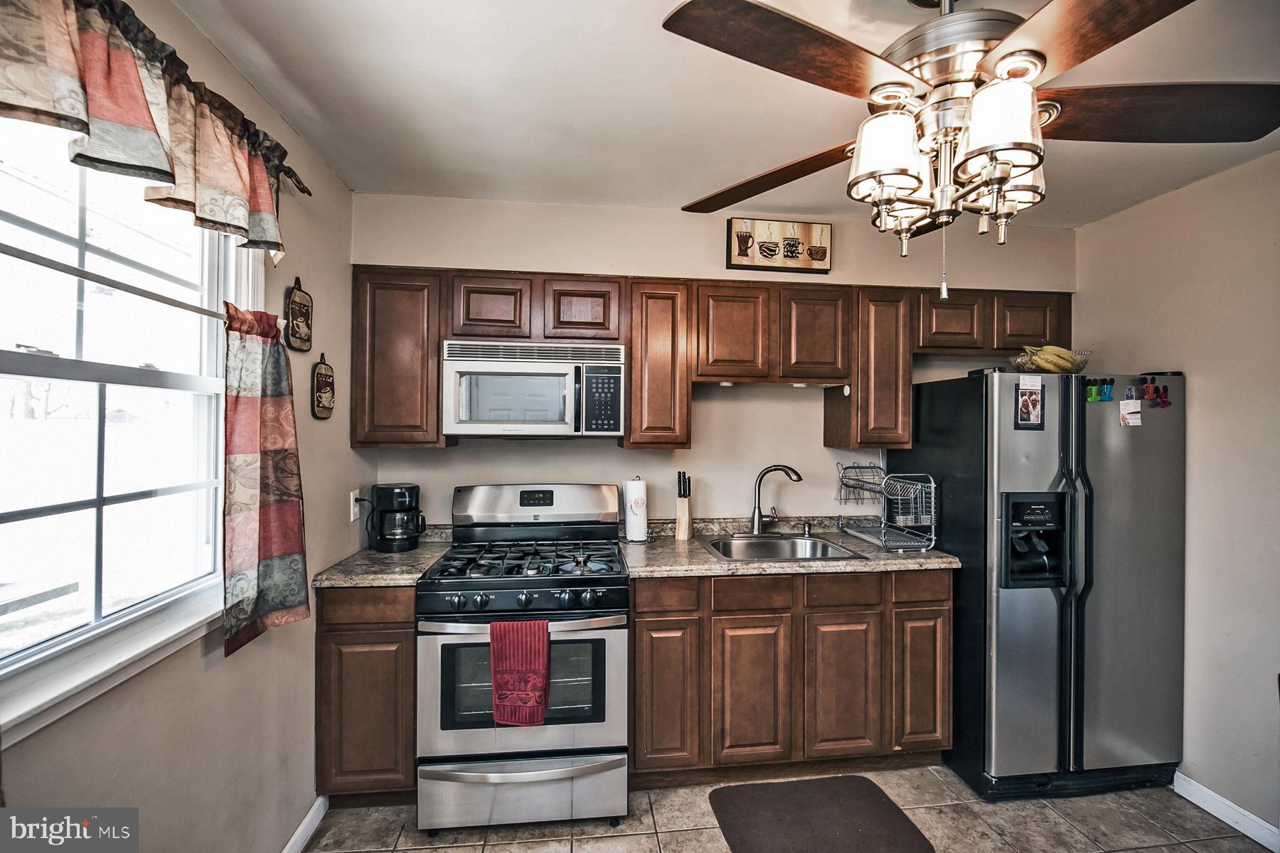 4504 Robin Road Newfield, NJ 08344 - Photo 10 of 32