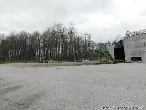$500,000 | 6155 East State Road 56, Salem, IN 47167