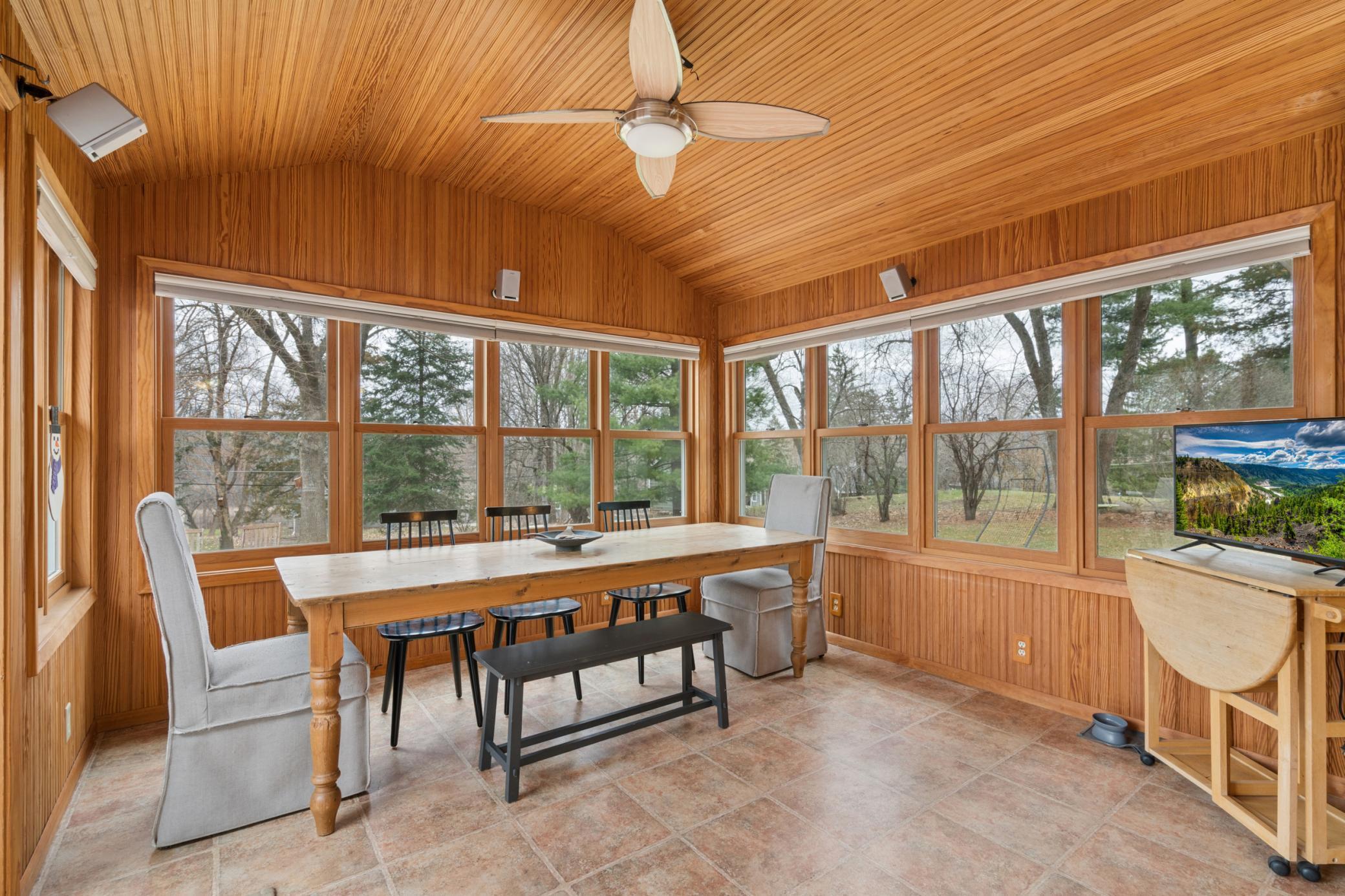 2820 Washta Bay Road Chanhassen, MN 55331 - Photo 5 of 50