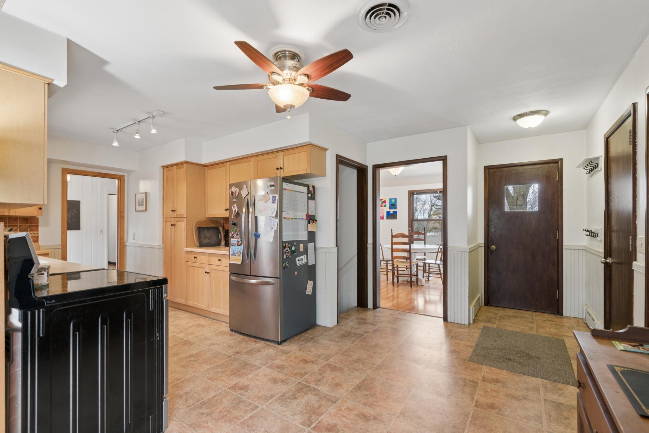 2820 Washta Bay Road Chanhassen, MN 55331 - Photo 7 of 50