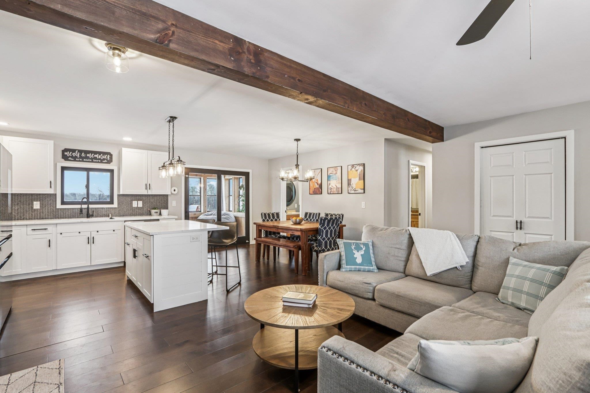 402 Schwantz Road Pardeeville, WI 53954 - Photo 4 of 33