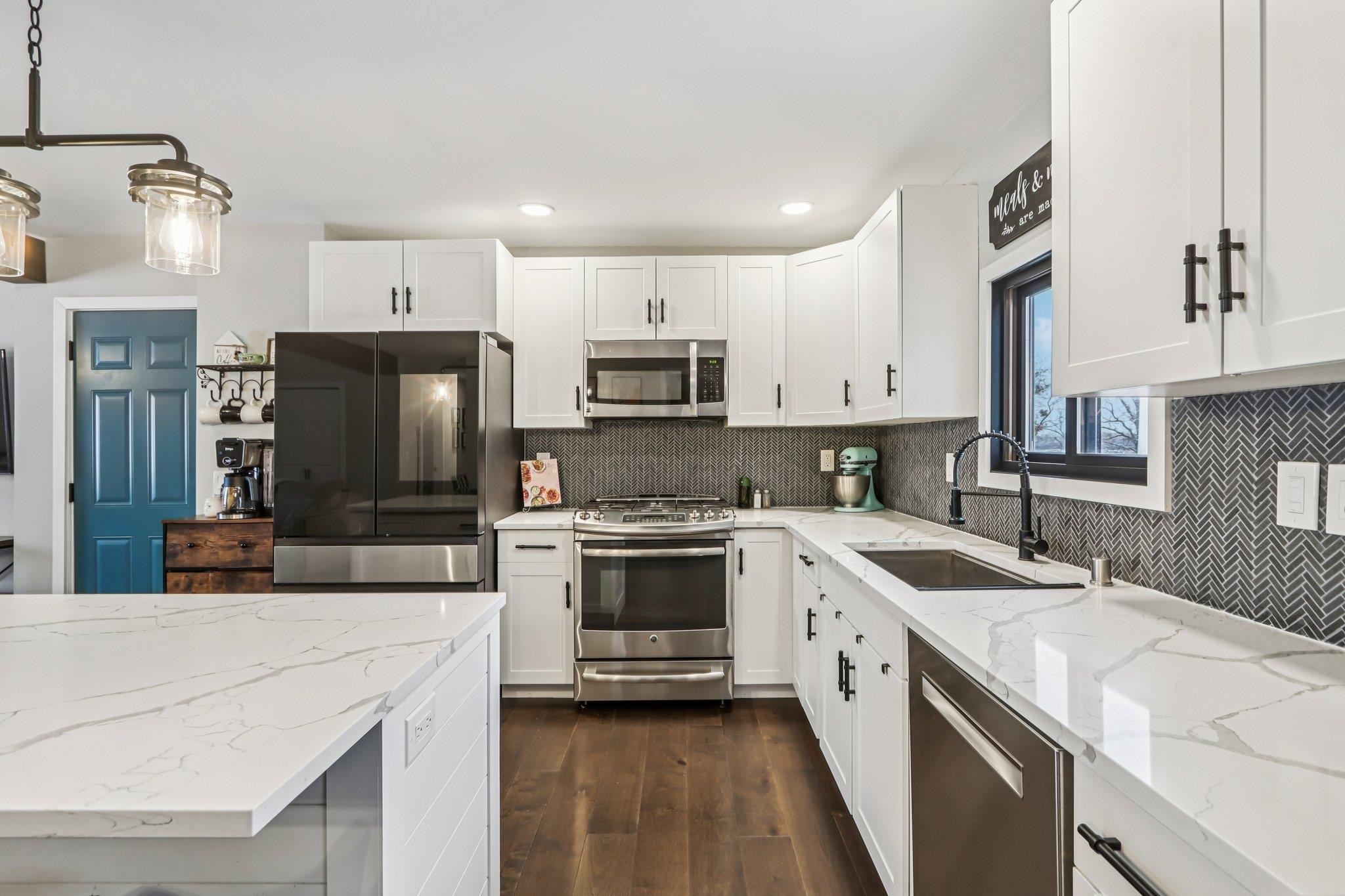 402 Schwantz Road Pardeeville, WI 53954 - Photo 7 of 33