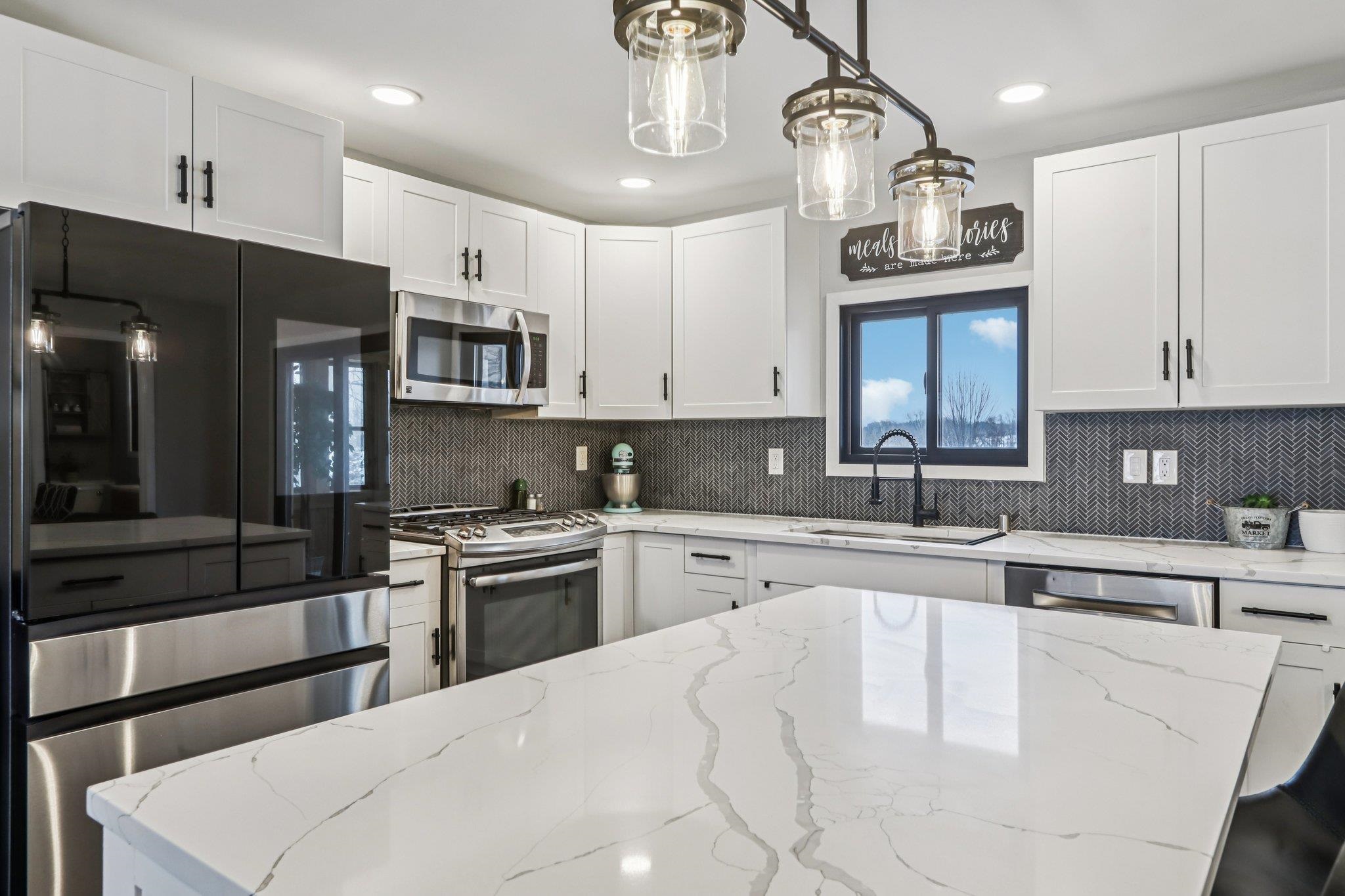 402 Schwantz Road Pardeeville, WI 53954 - Photo 8 of 33