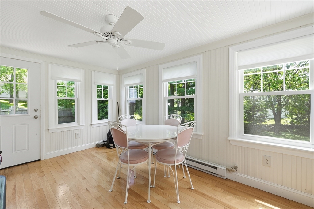22 Maxdale Road Worcester, MA 01602 - Photo 13 of 34