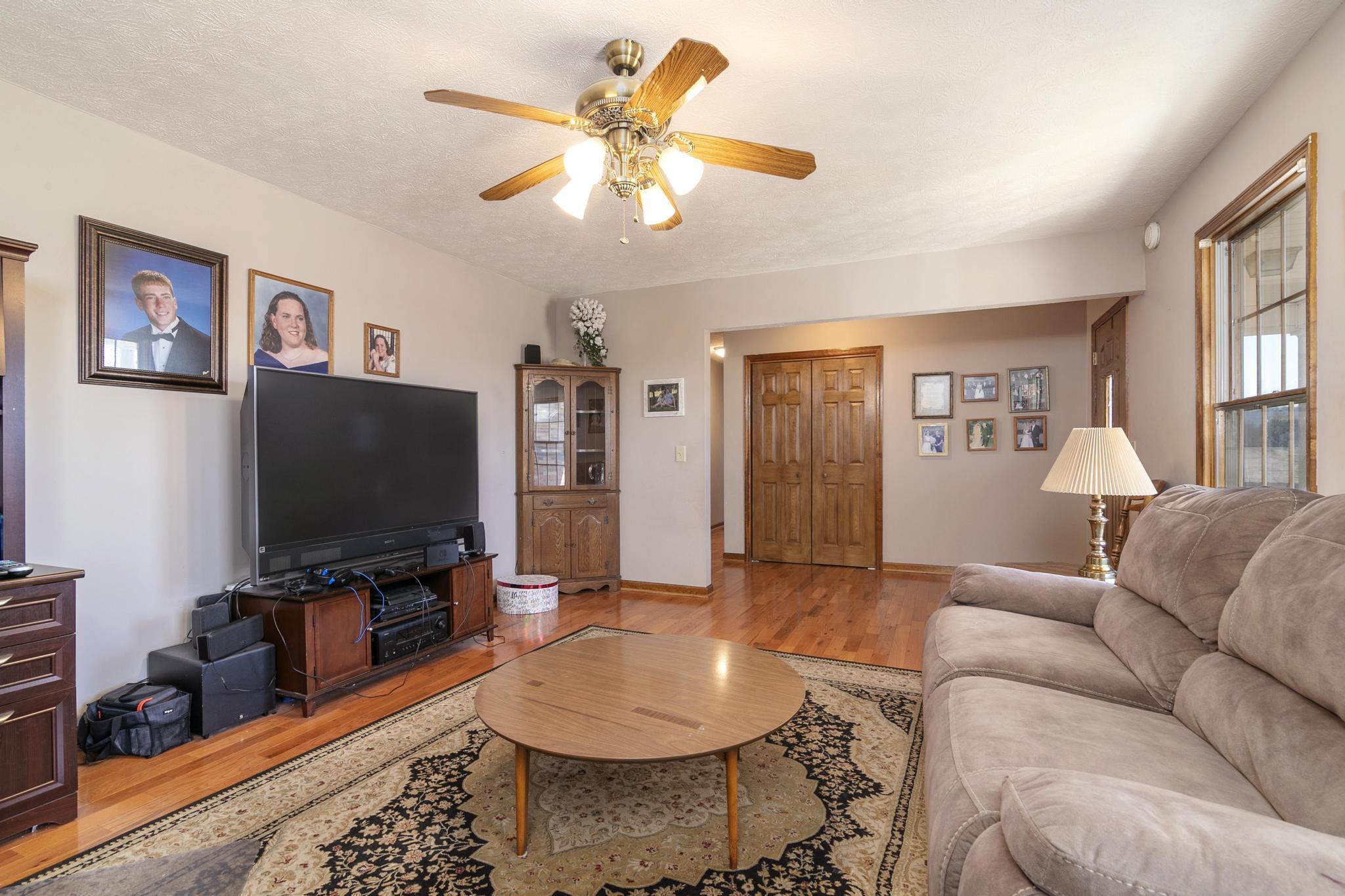 550 Packing House Road Kingsport, TN 37660 - Photo 20 of 50 550PackerHouseInt2