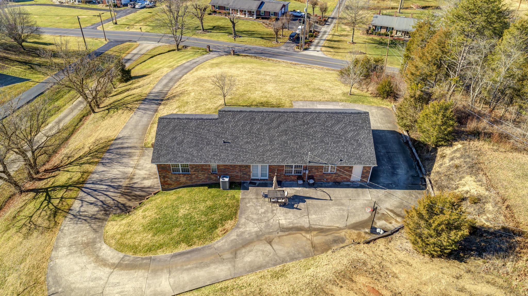 550 Packing House Road Kingsport, TN 37660 - Photo 5 of 50 550PackerHouse46
