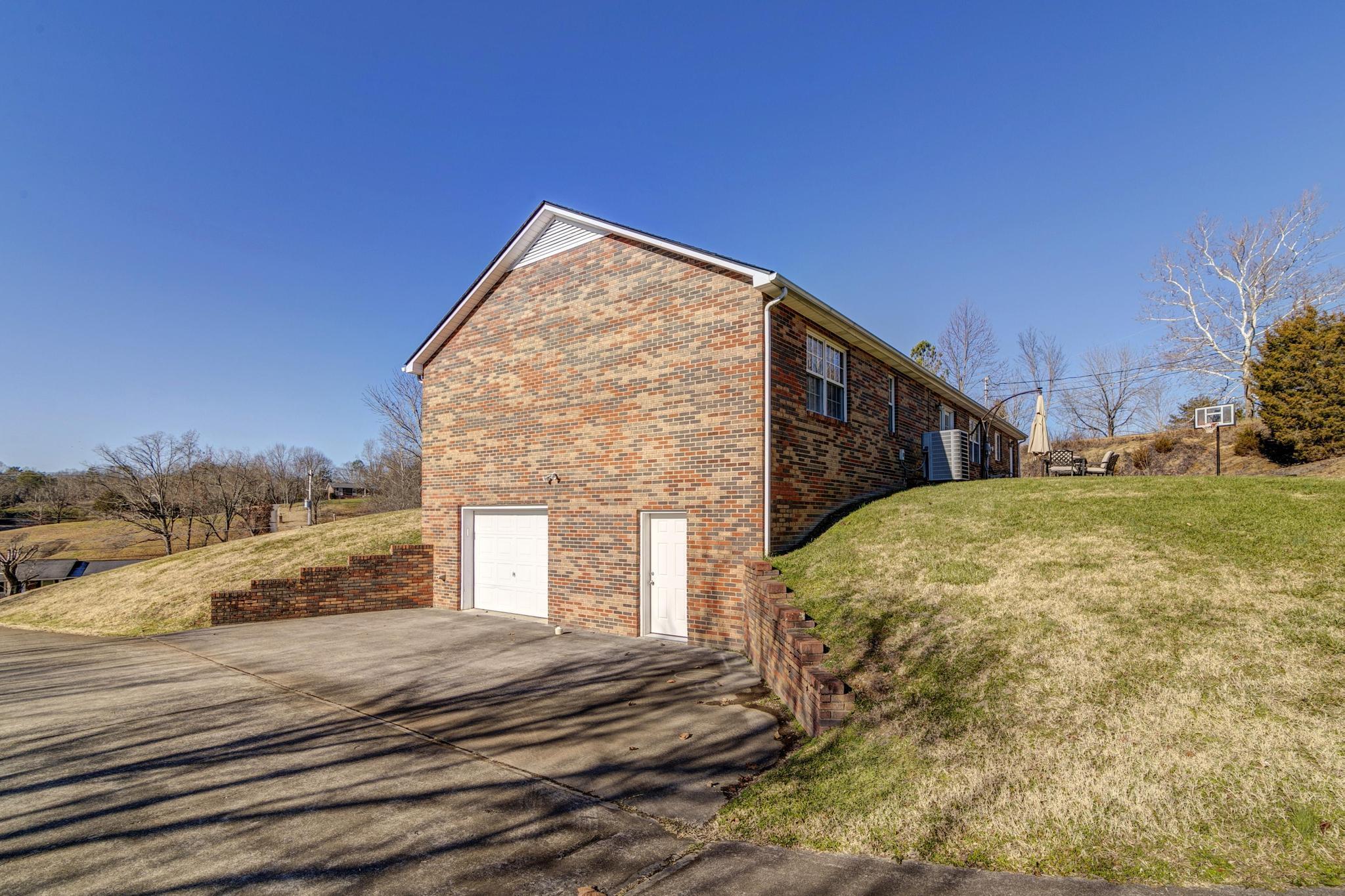 550 Packing House Road Kingsport, TN 37660 - Photo 7 of 50 550PackerHouse69