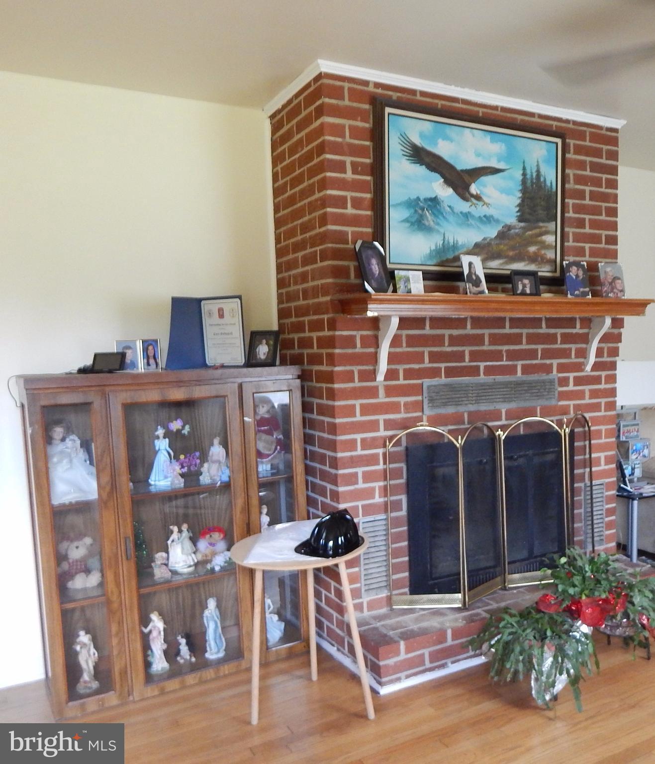 22309 Aquasco Road Aquasco, MD 20608 - Photo 5 of 26 Living Room