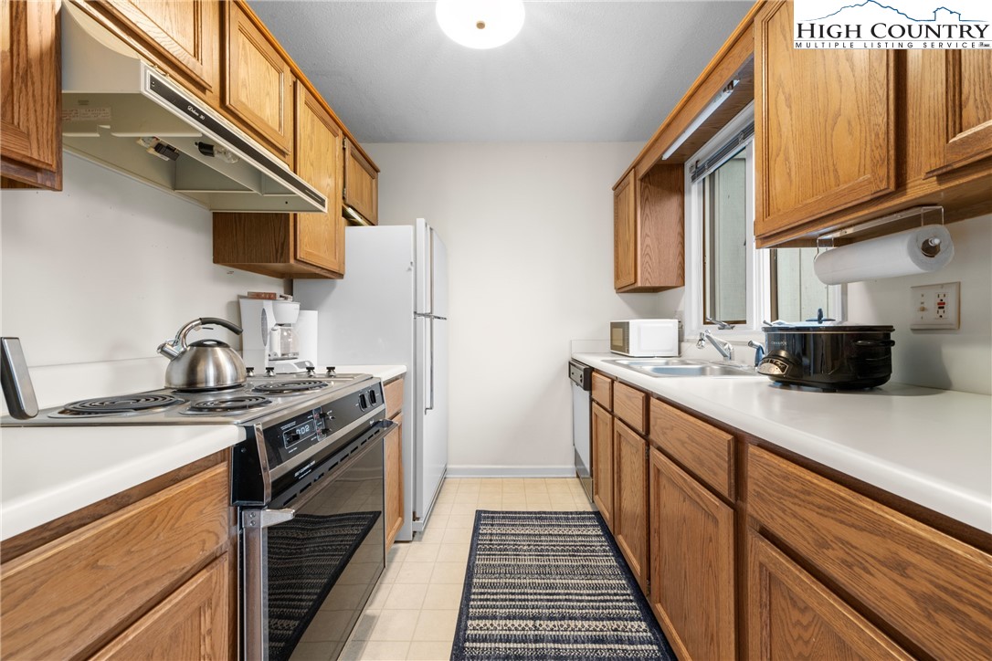 213 Meadow Ridge Road, Unit 18 Boone, NC 28607 - Photo 8 of 22 Gallery Image 8