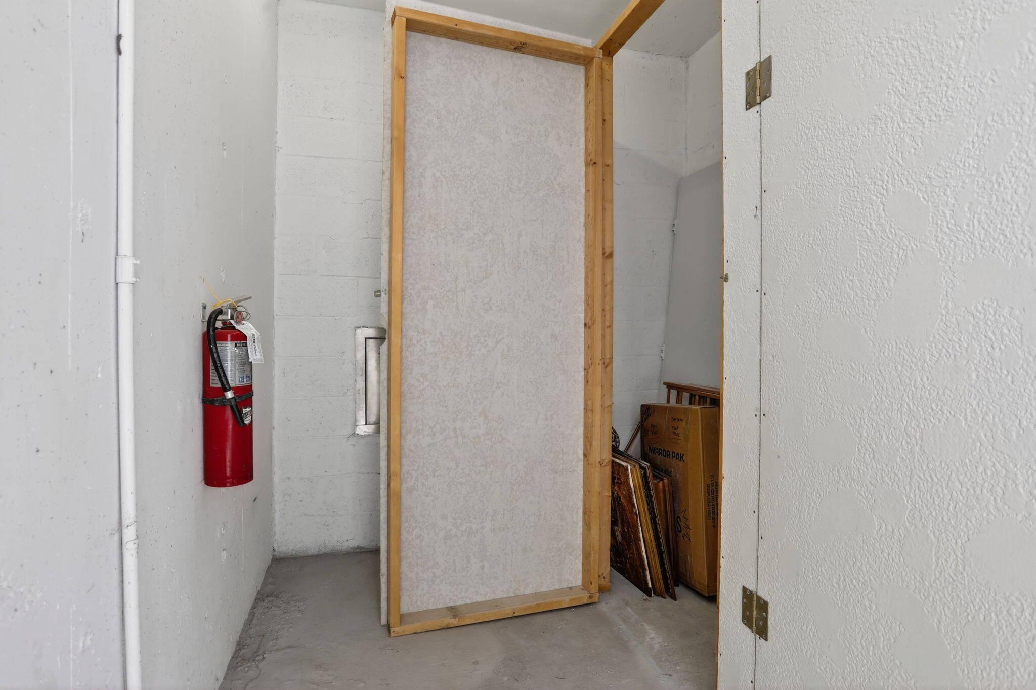 1430 South Ocean Boulevard, Unit 10A Lauderdale-by-the-Sea, FL 33062 - Photo 39 of 97 a view of walk in closet