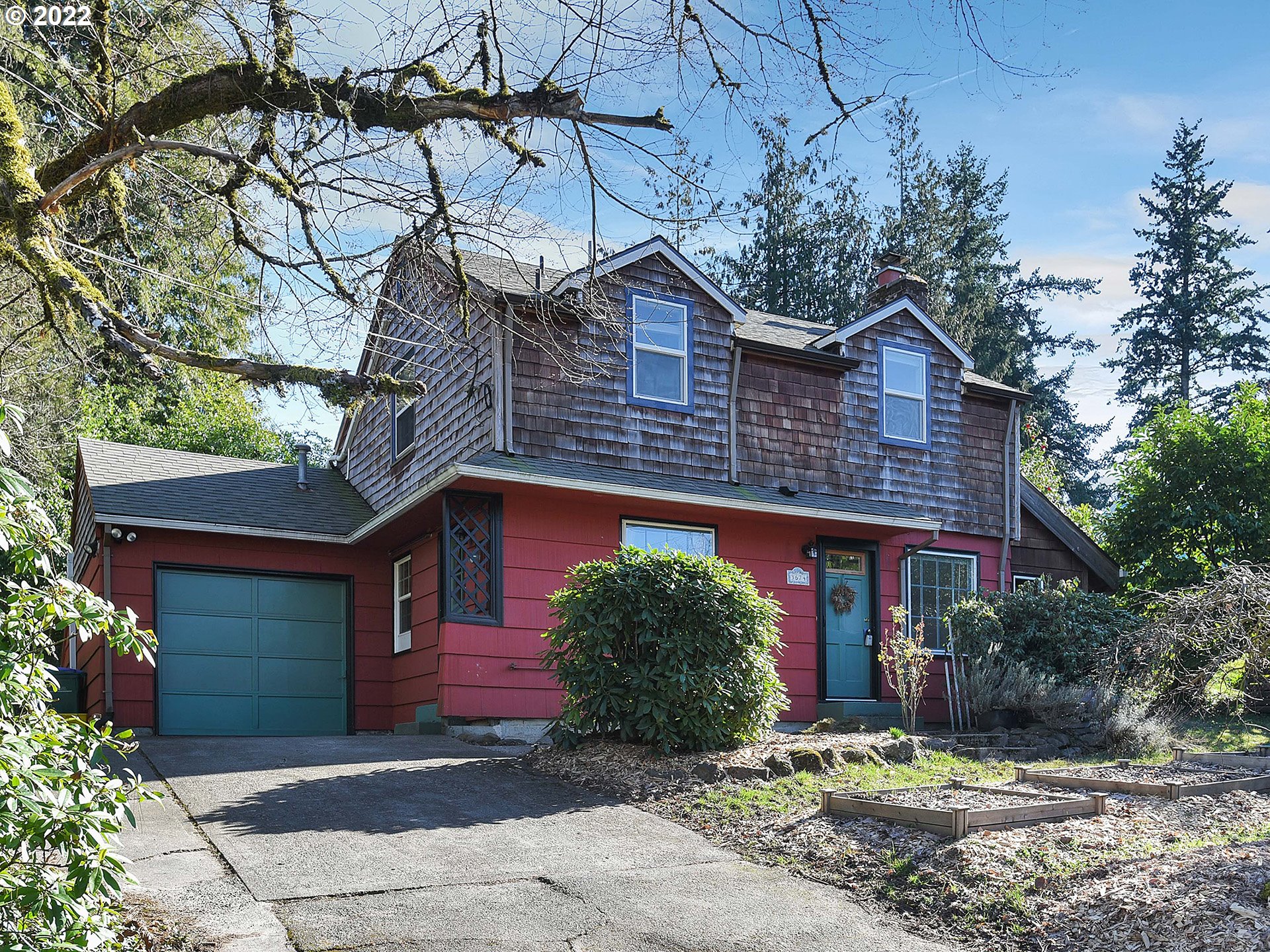 3674 Southwest Spring Garden Court Portland, OR 97219 - Photo 1 of 24 Gallery Image 1
