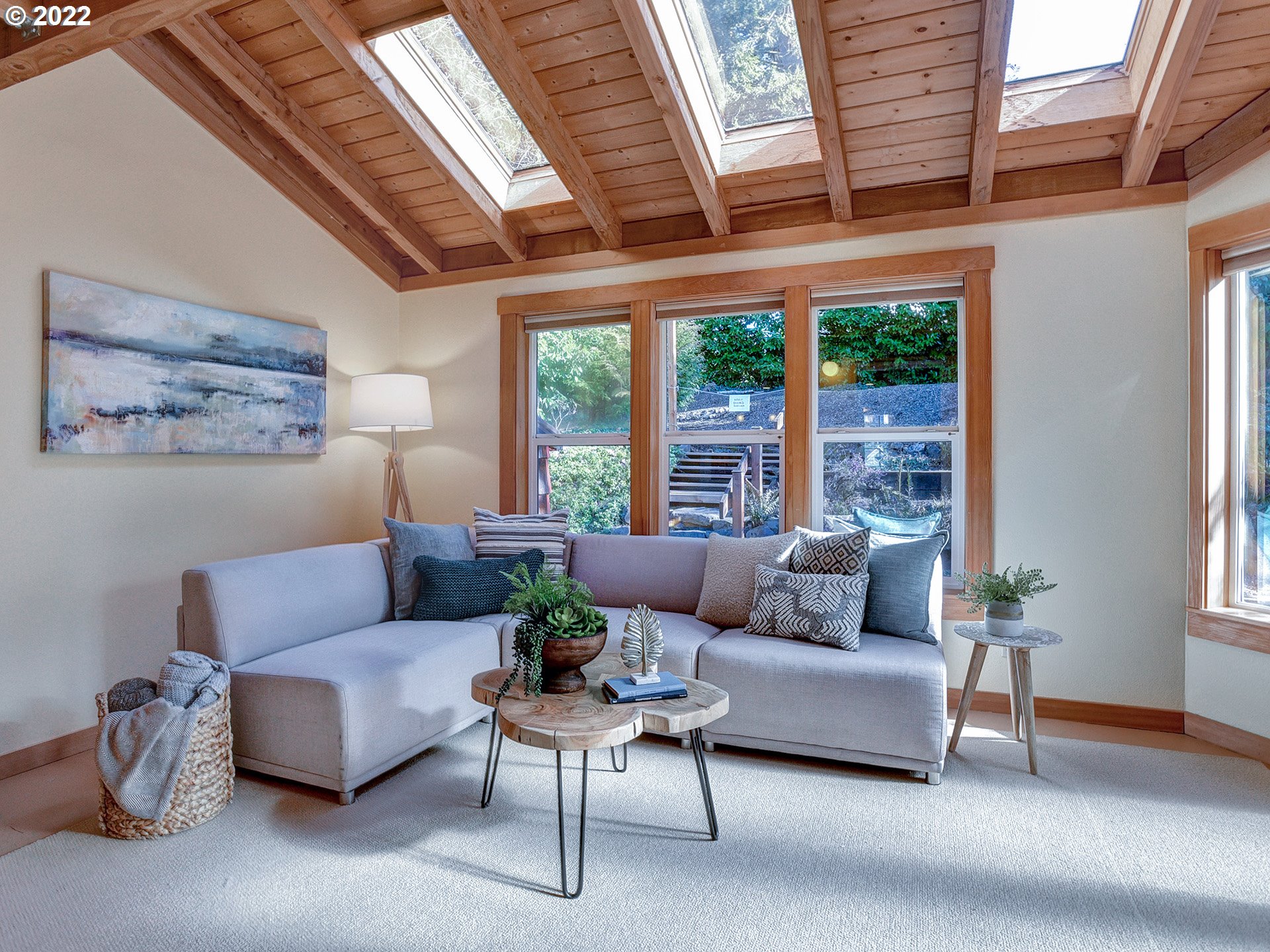 3674 Southwest Spring Garden Court Portland, OR 97219 - Photo 13 of 24 Gallery Image 13