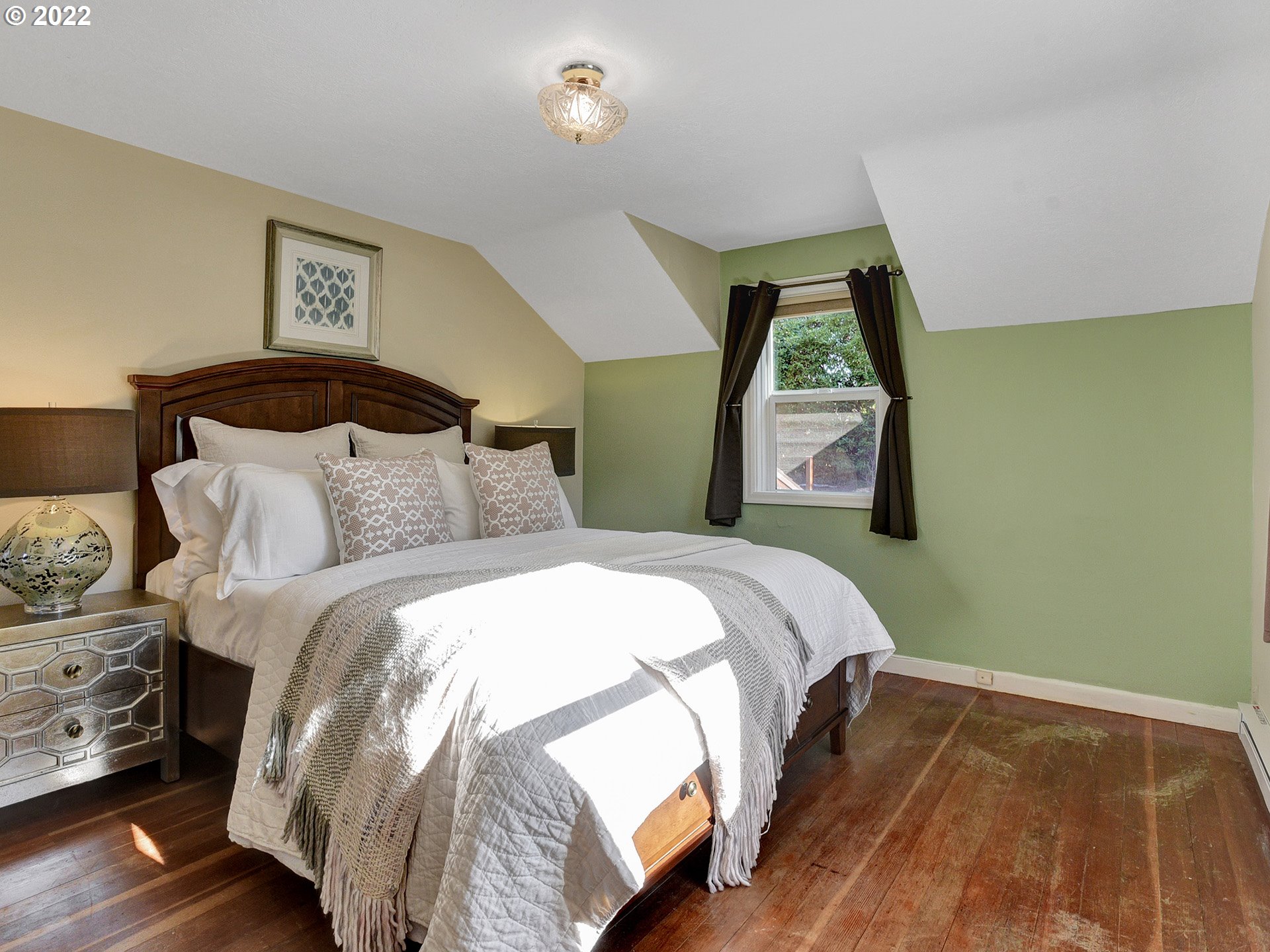3674 Southwest Spring Garden Court Portland, OR 97219 - Photo 16 of 24 Gallery Image 16