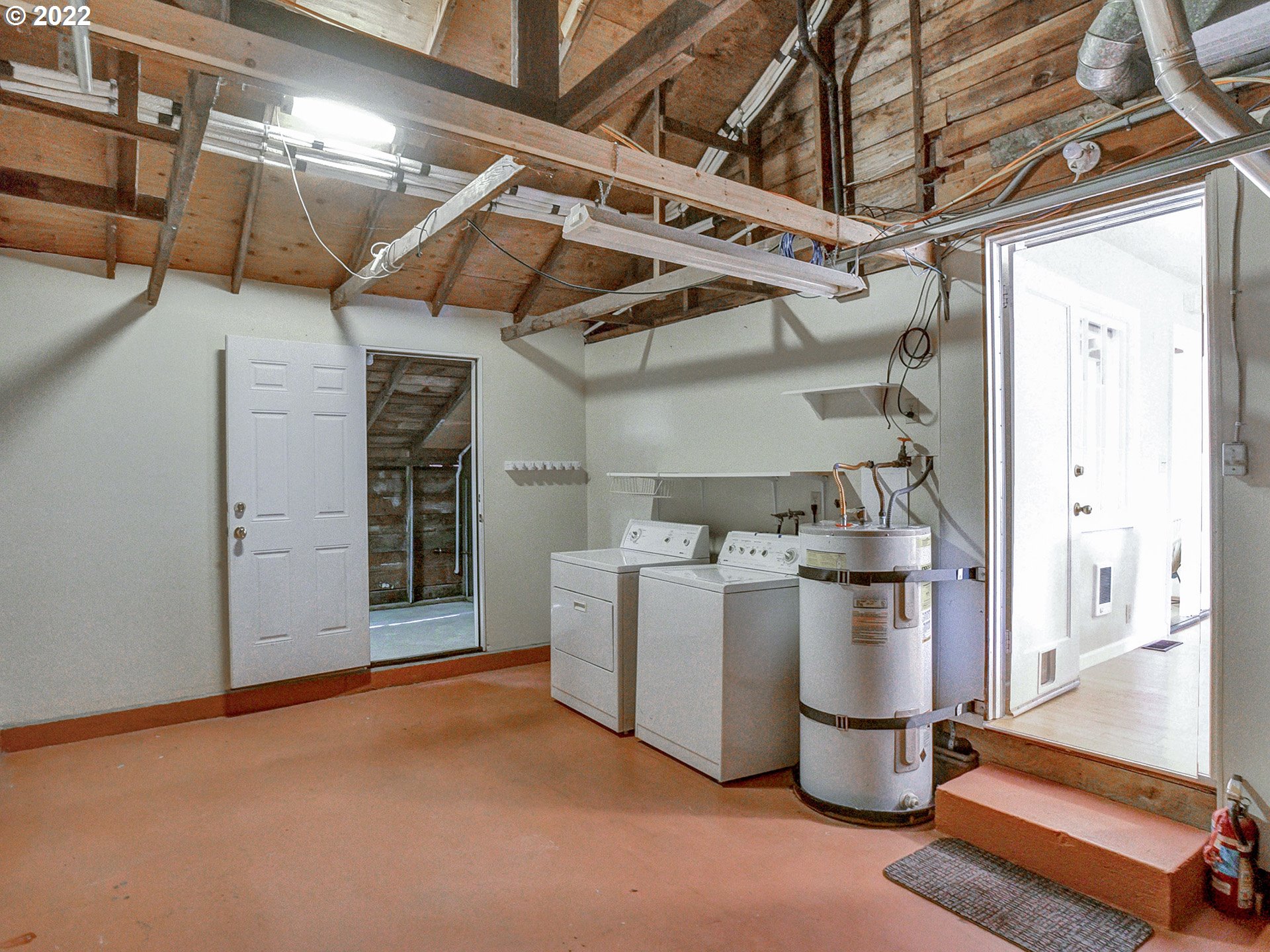 3674 Southwest Spring Garden Court Portland, OR 97219 - Photo 19 of 24 Gallery Image 19