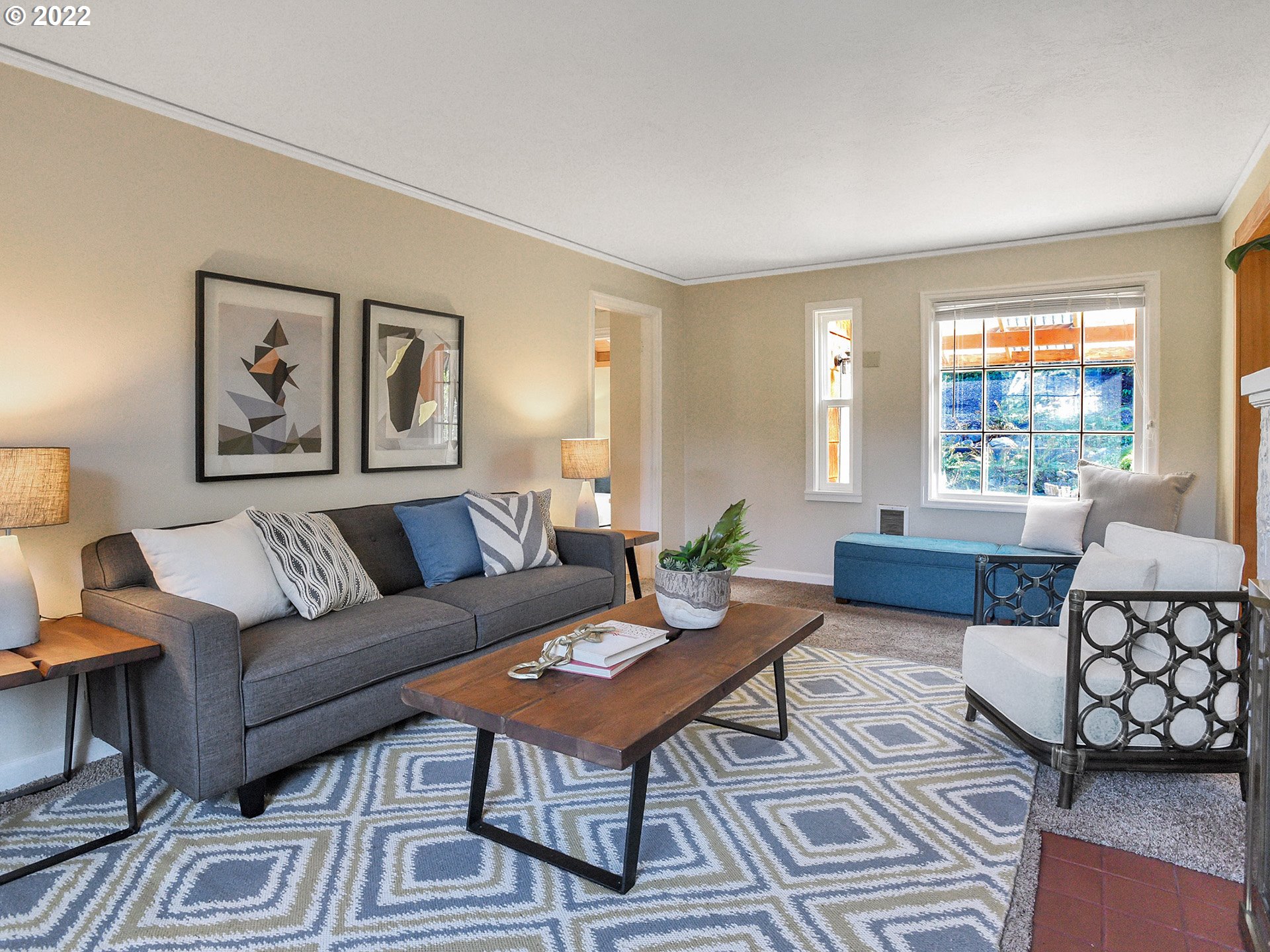3674 Southwest Spring Garden Court Portland, OR 97219 - Photo 5 of 24 Gallery Image 5