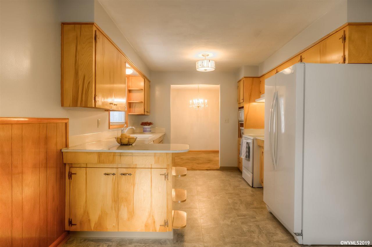 4017 Lone Oak Road Southeast Salem, OR 97302 - Photo 21 of 31 Gallery Image 21