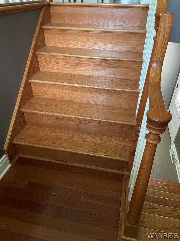 150 South Forest Road Amherst, NY 14221 - Photo 14 of 21 Hardwood staircase