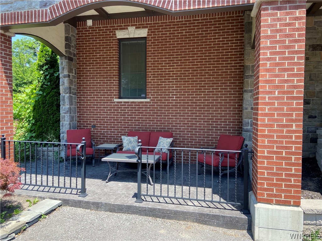 150 South Forest Road Amherst, NY 14221 - Photo 6 of 21