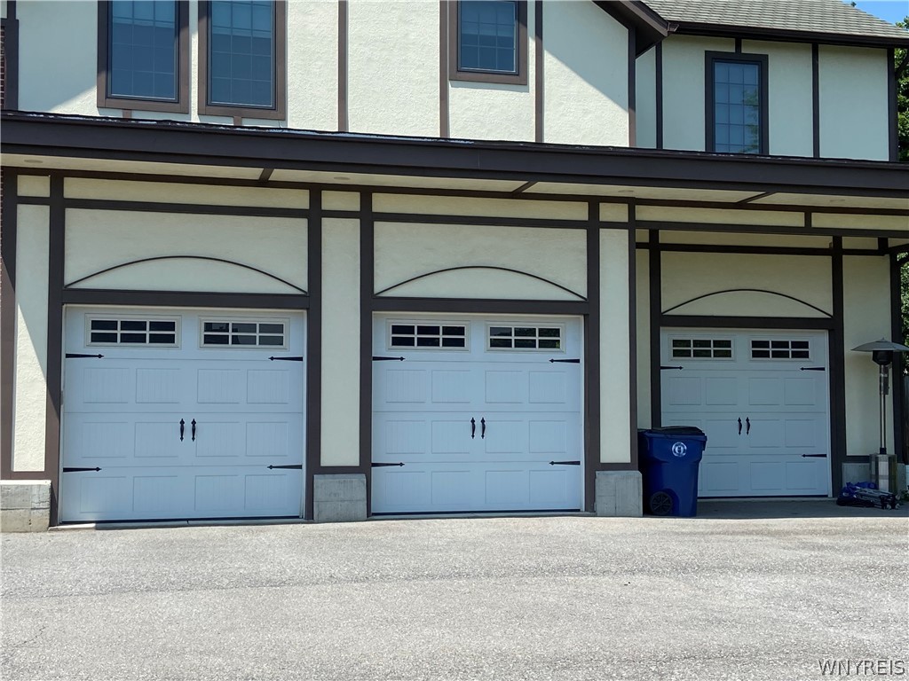 150 South Forest Road Amherst, NY 14221 - Photo 7 of 21 3+ bay garages