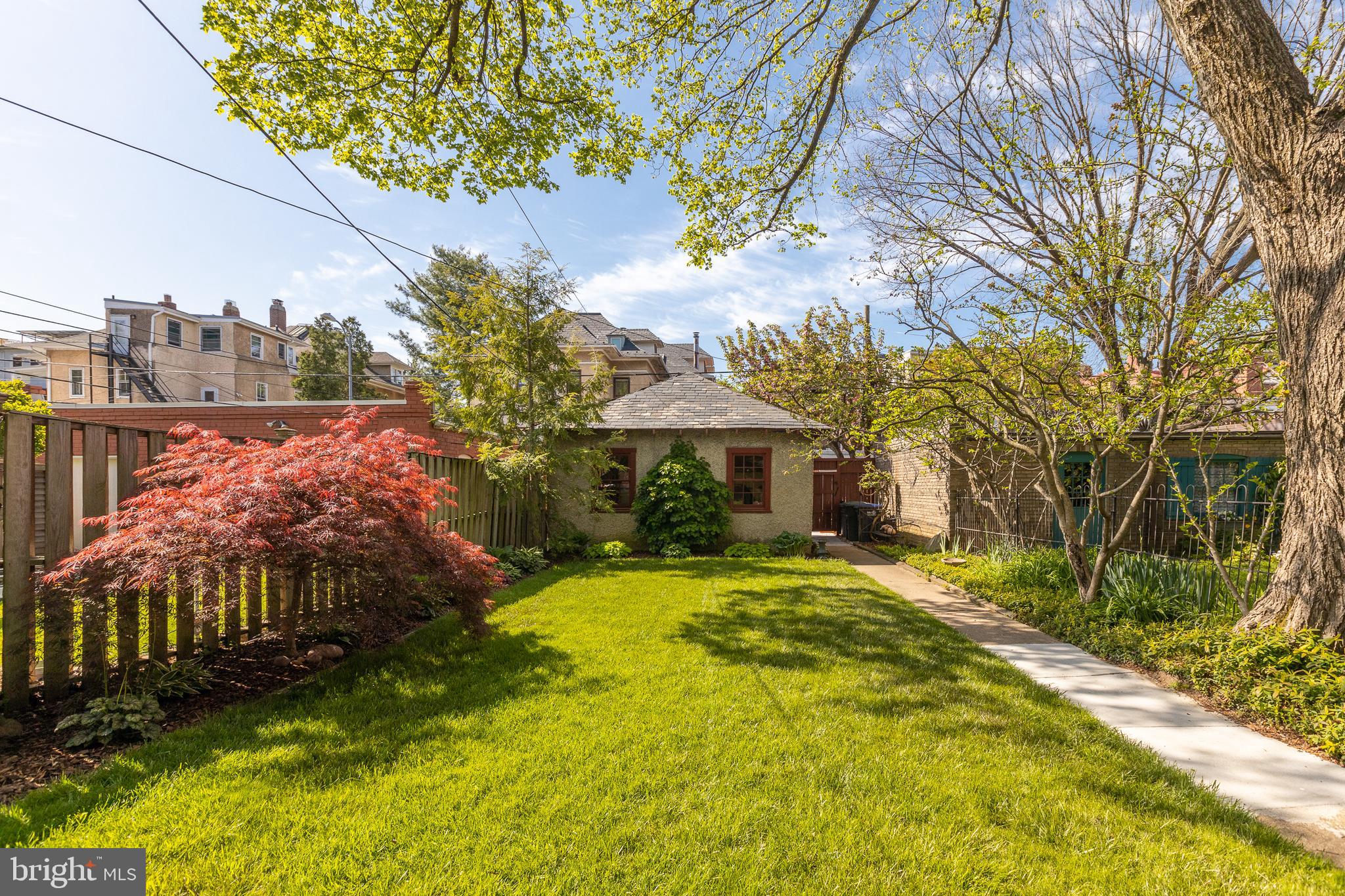 1732 Park Road Northwest Washington, DC 20010 - Photo 22 of 72 Expansive yard with gardens