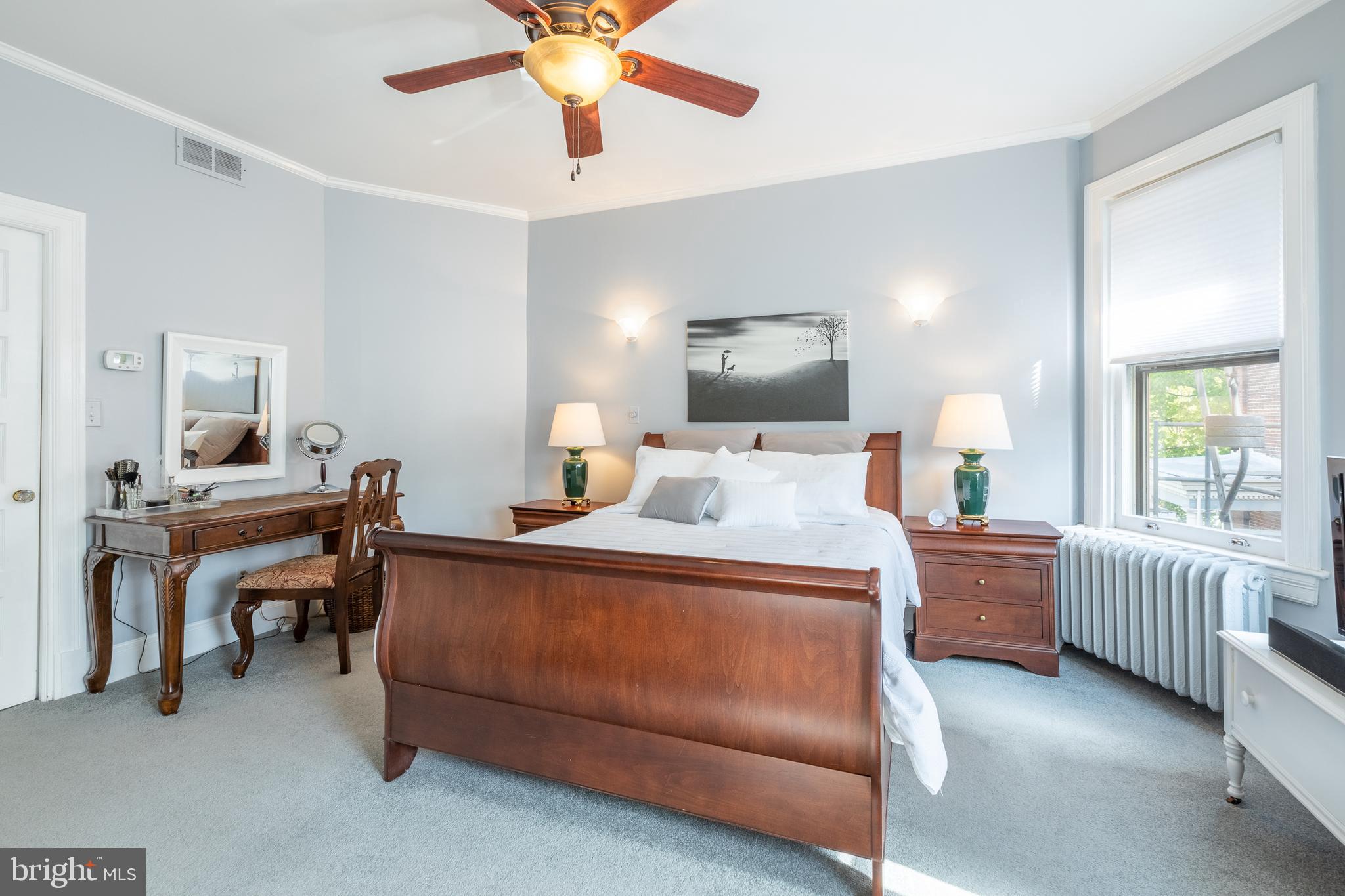 1732 Park Road Northwest Washington, DC 20010 - Photo 29 of 72 Large primary suite