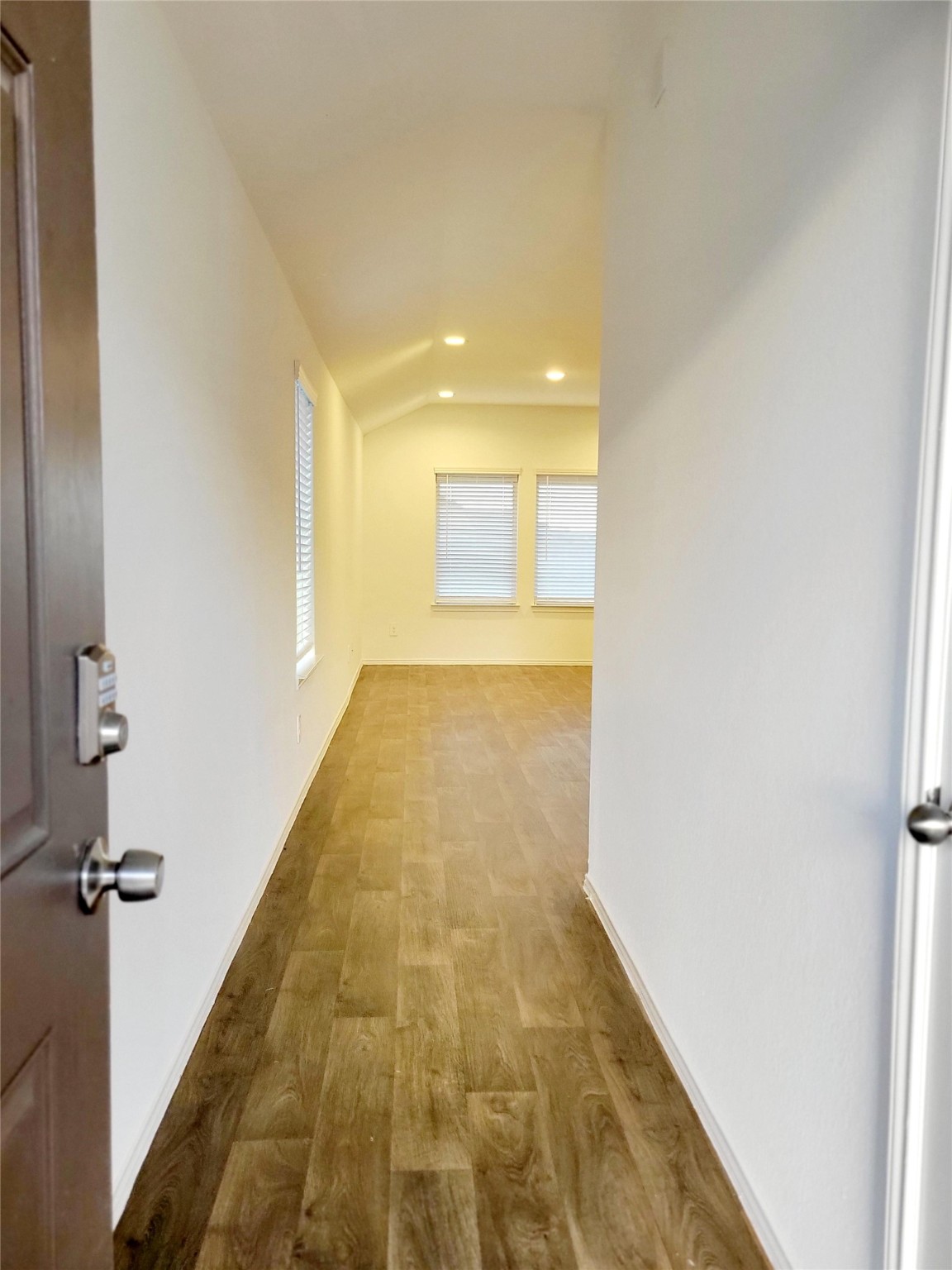 21522 Violet Ridge Road Katy, TX 77449 - Photo 4 of 40 a view of a hallway