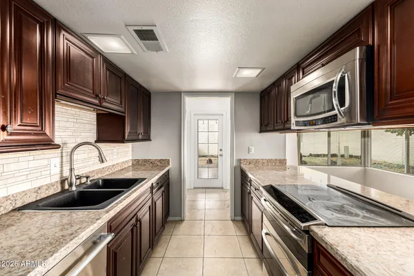 $379,600 | 3108 West Clinton Street, Phoenix, AZ 85029