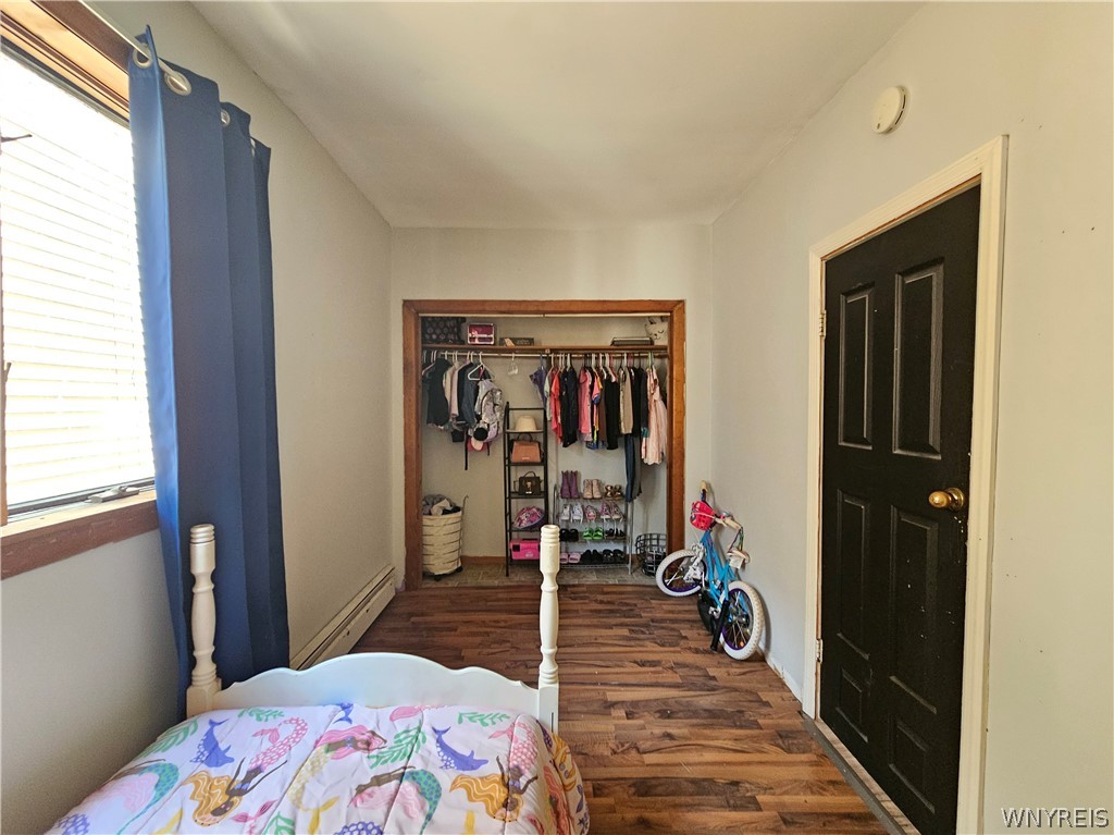 170 16th Street Buffalo, NY 14213 - Photo 15 of 29 Front Unit Bedroom