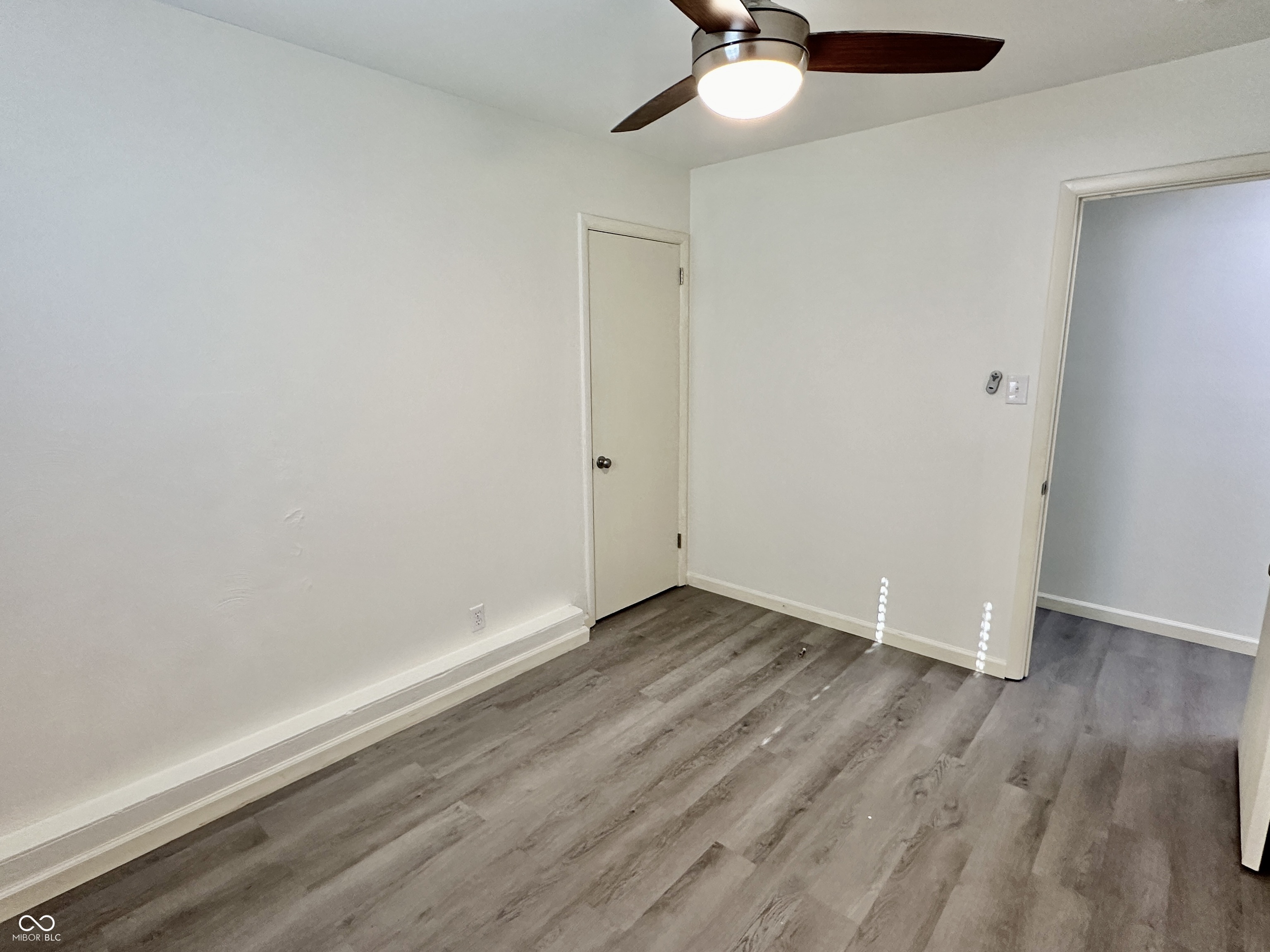 338 South Kenmore Road Indianapolis, IN 46219 - Photo 11 of 42