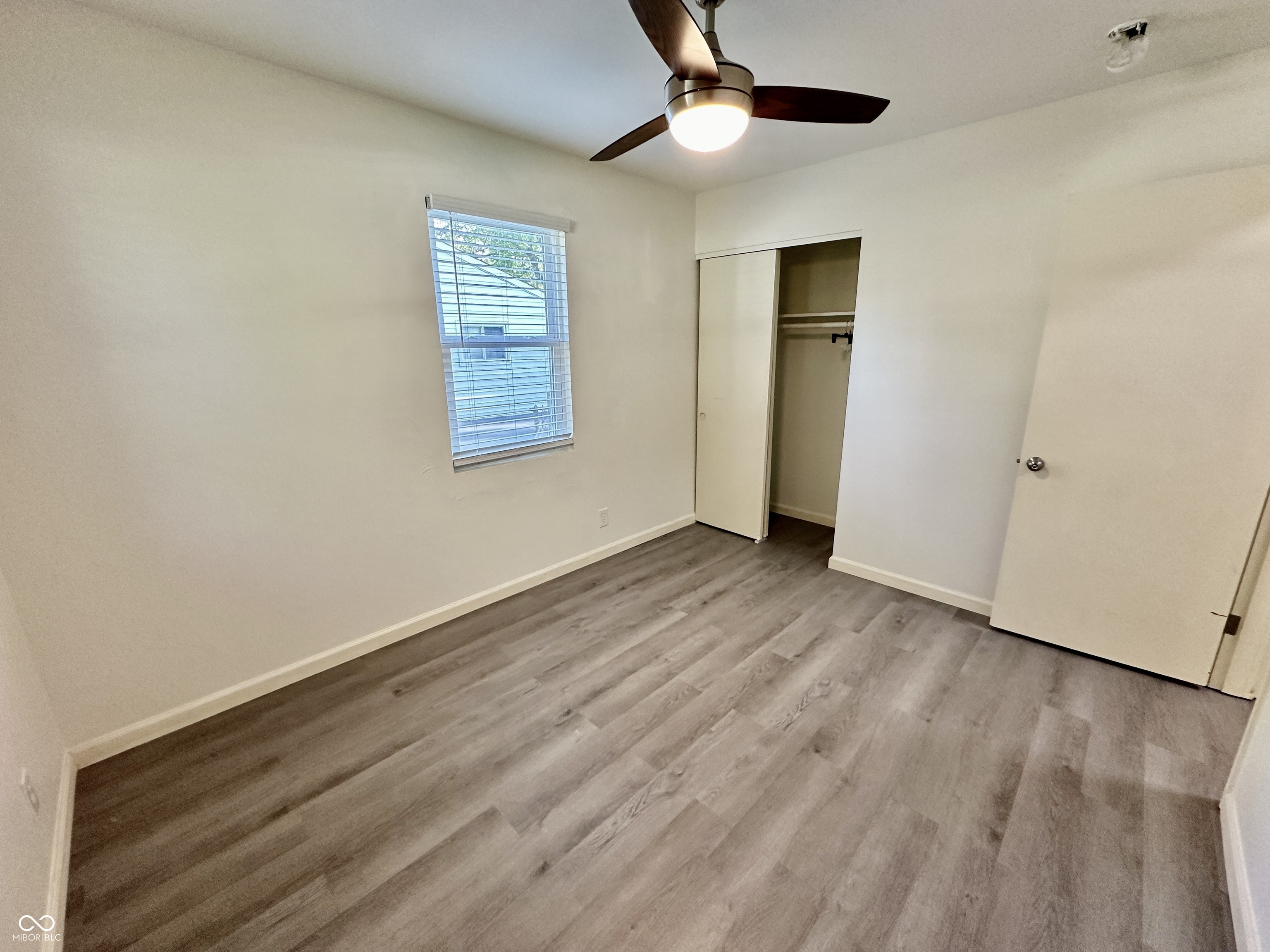 338 South Kenmore Road Indianapolis, IN 46219 - Photo 15 of 42