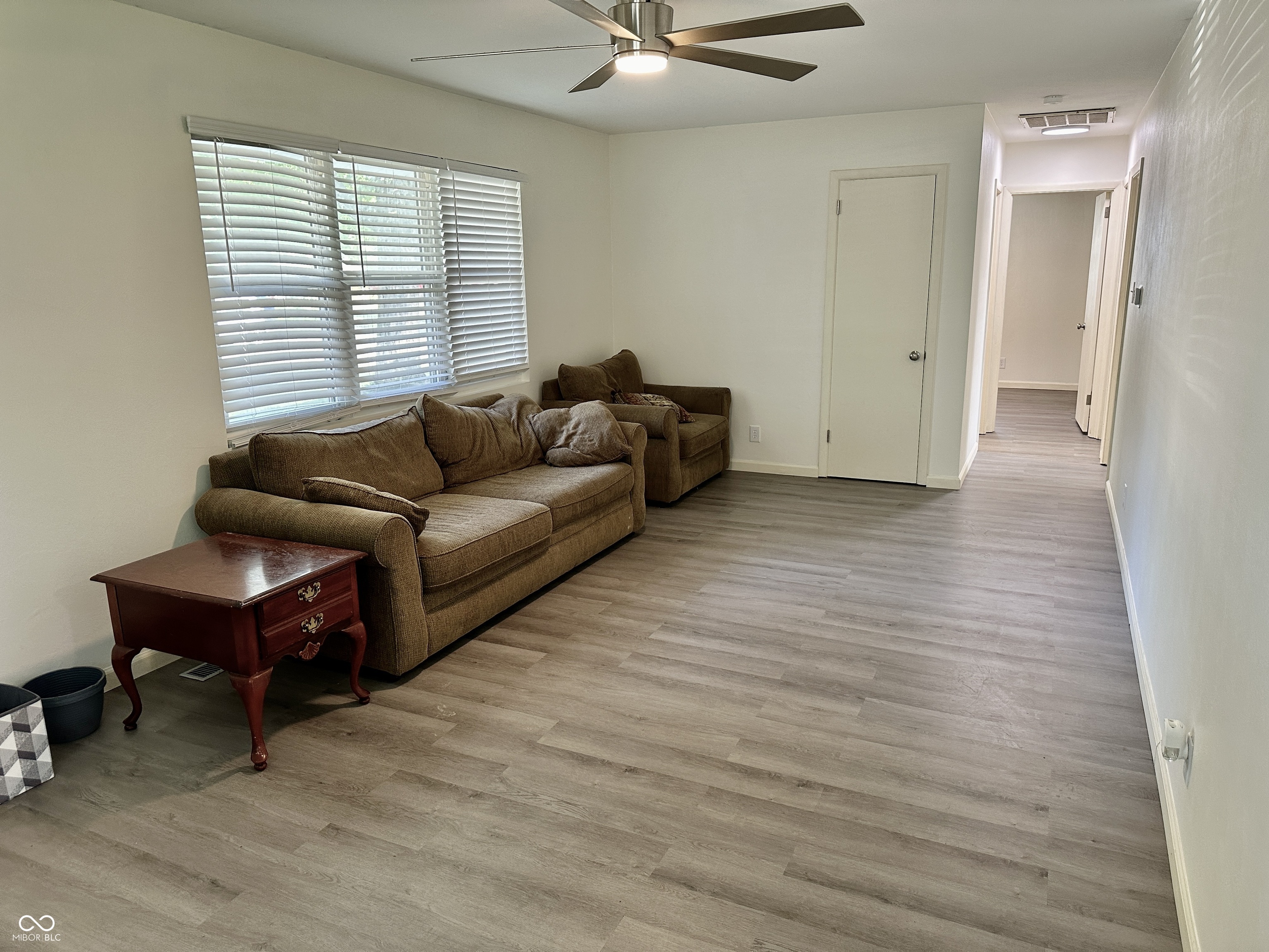 338 South Kenmore Road Indianapolis, IN 46219 - Photo 7 of 42