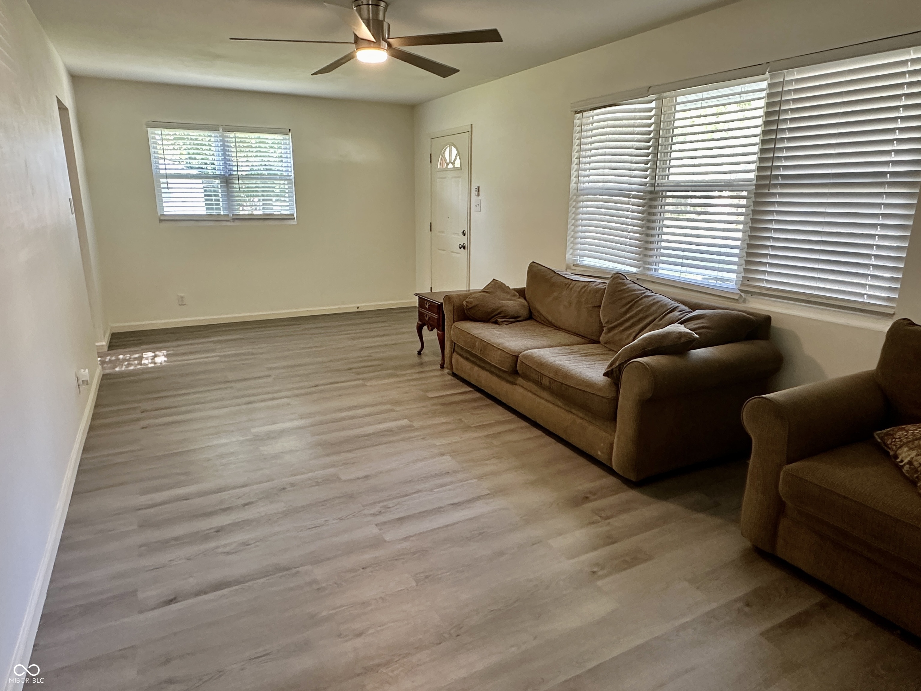 338 South Kenmore Road Indianapolis, IN 46219 - Photo 8 of 42