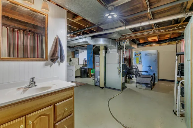 $530,000 | 616 East Lake Cowdry Road, Alexandria, MN 56308