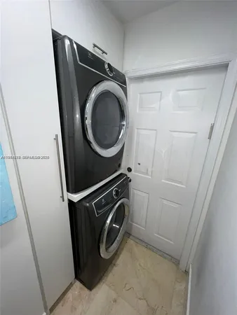 $6,900 | 5283 Southwest 33rd Way, Fort Lauderdale, FL 33312