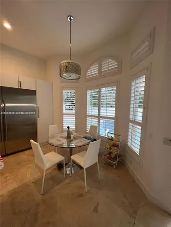 $6,900 | 5283 Southwest 33rd Way, Fort Lauderdale, FL 33312