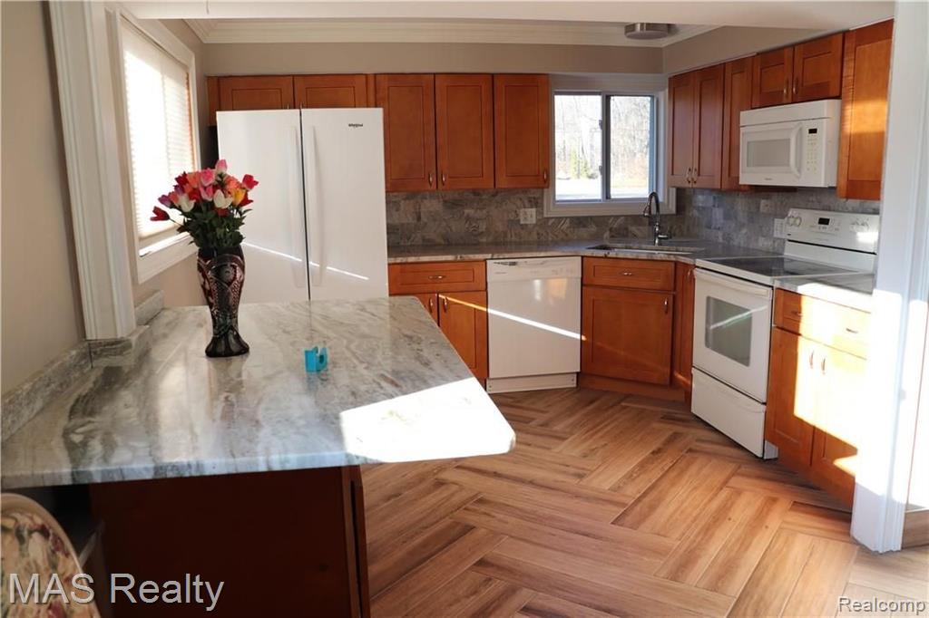 21420 Orchard Lake Road Farmington, MI 48336 - Photo 8 of 27