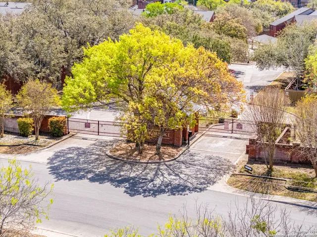 $139,999 | 7930 Roanoke, Unit 312, San Antonio, TX 78240