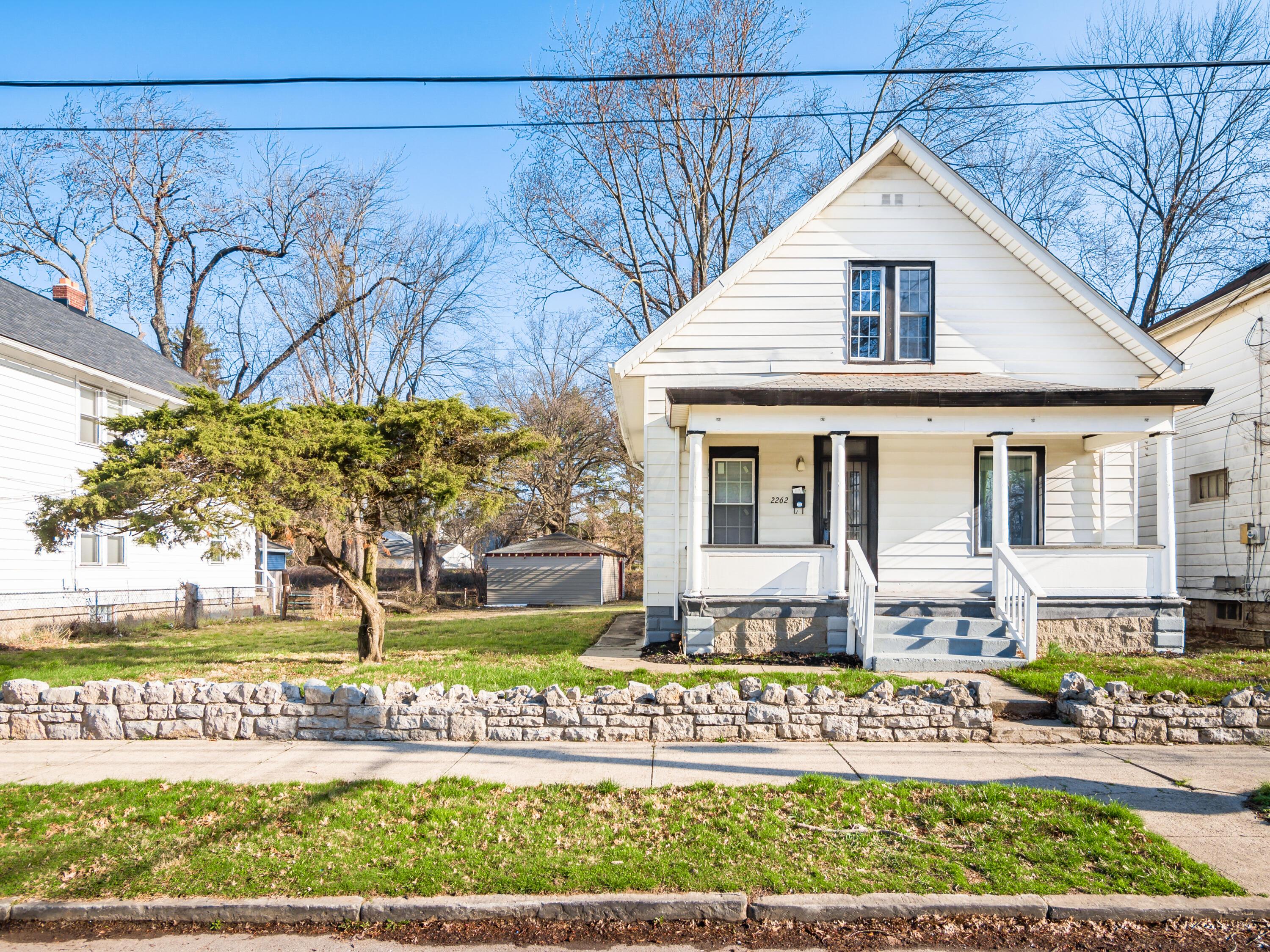2262 Ridgeway Avenue Columbus, OH 43219 - Photo 2 of 28 N_2262_Ridgeway_Ave_076