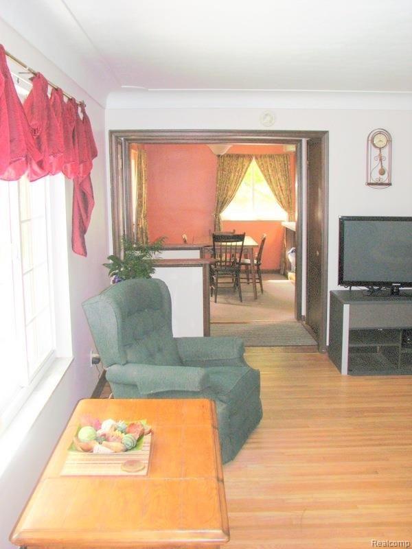3636 Section Road Lambertville, MI 48144 - Photo 17 of 44 17_liv.jpg