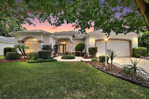 $619,900 | 542 Loma Paseo Drive, Lady Lake, FL 32159