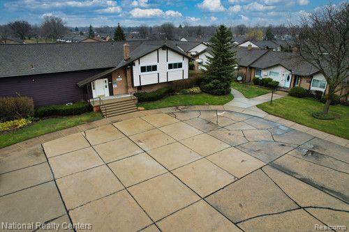 8401 18 18 Mile Road, Unit 255 Sterling Heights, MI 48313 - Photo 2 of 24