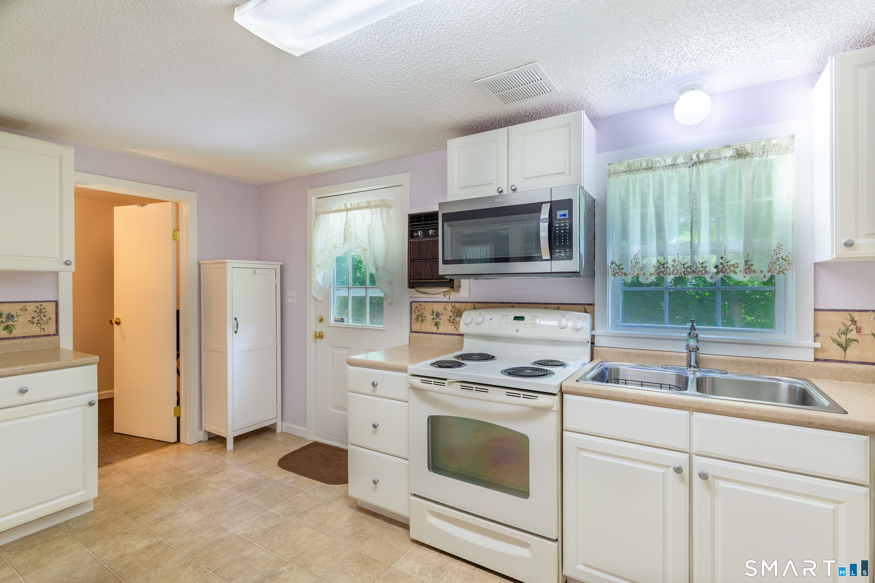 195 Daly Road Coventry, CT 06238 - Photo 9 of 20