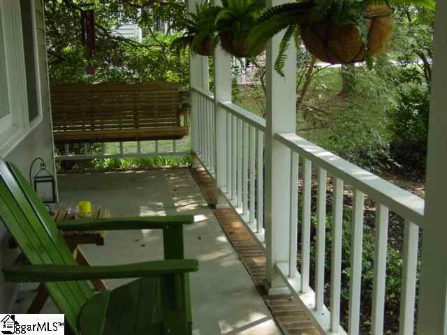107 St Andrews Way Greenville, SC 29607 - Photo 3 of 20 Gallery Image 3