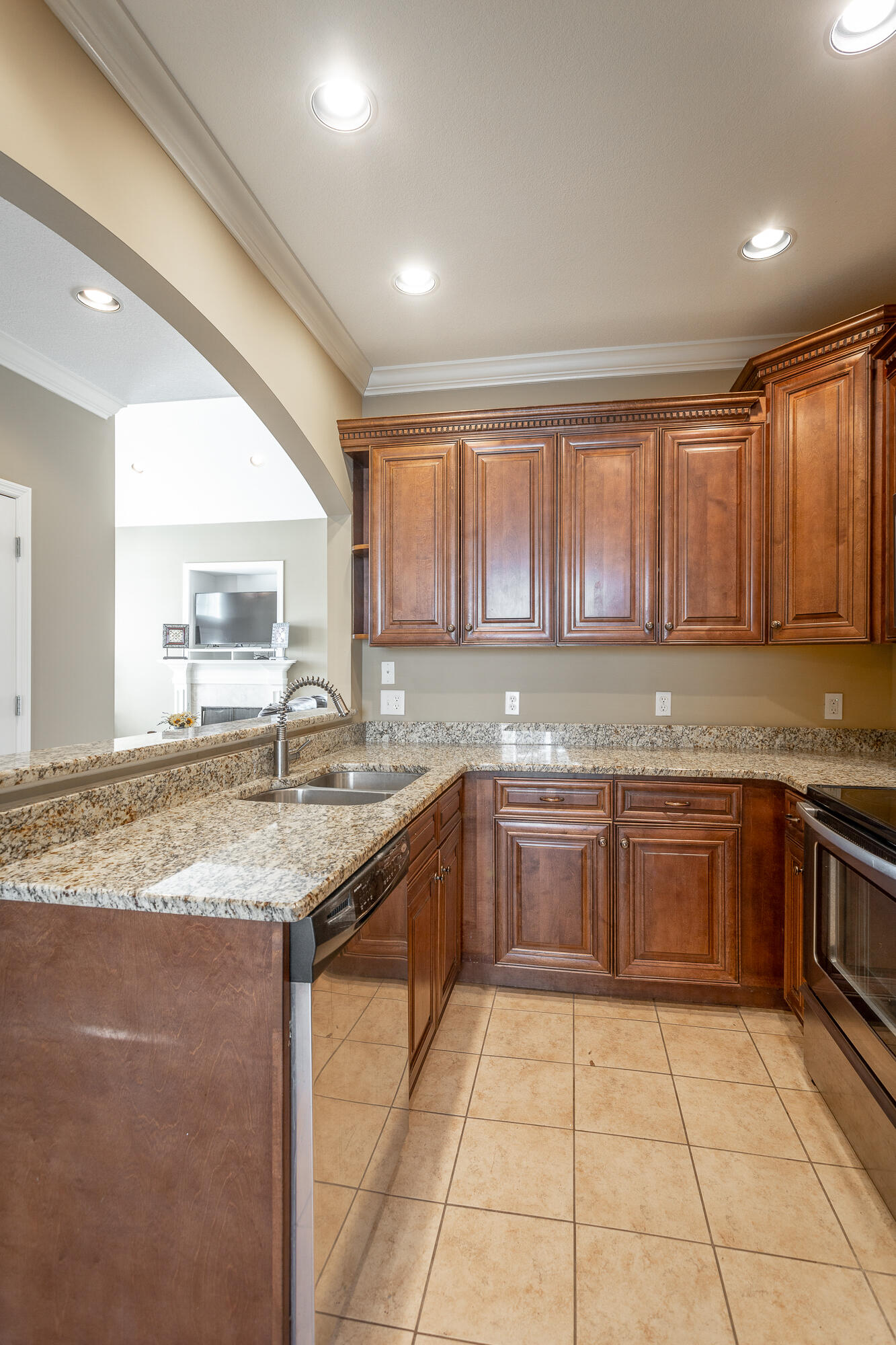 2261 Lake Mist Drive Chattanooga, TN 37421 - Photo 9 of 24 Kitchen-Custom Cabinetry & Granite